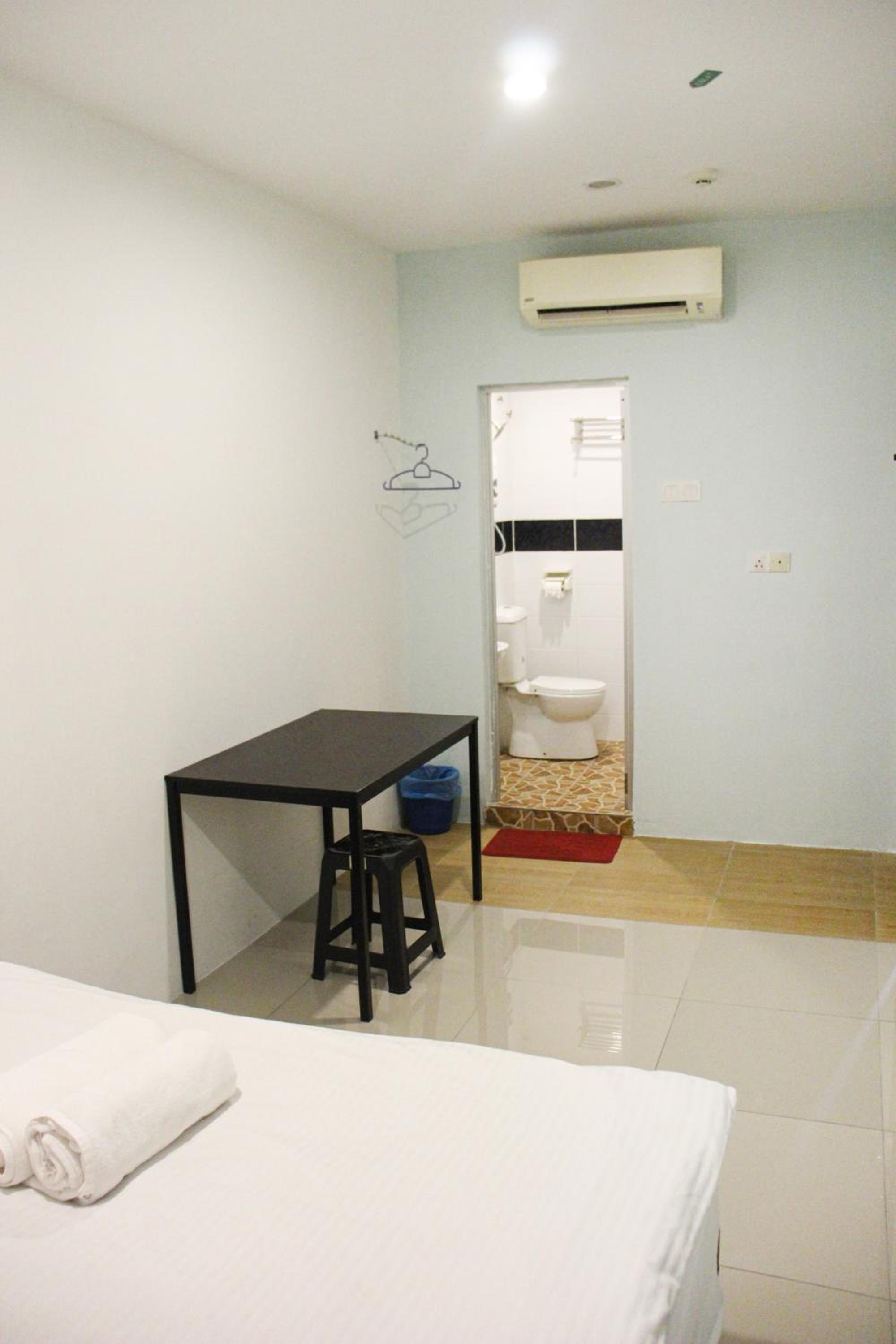 Deluxe King Room - Photo 3