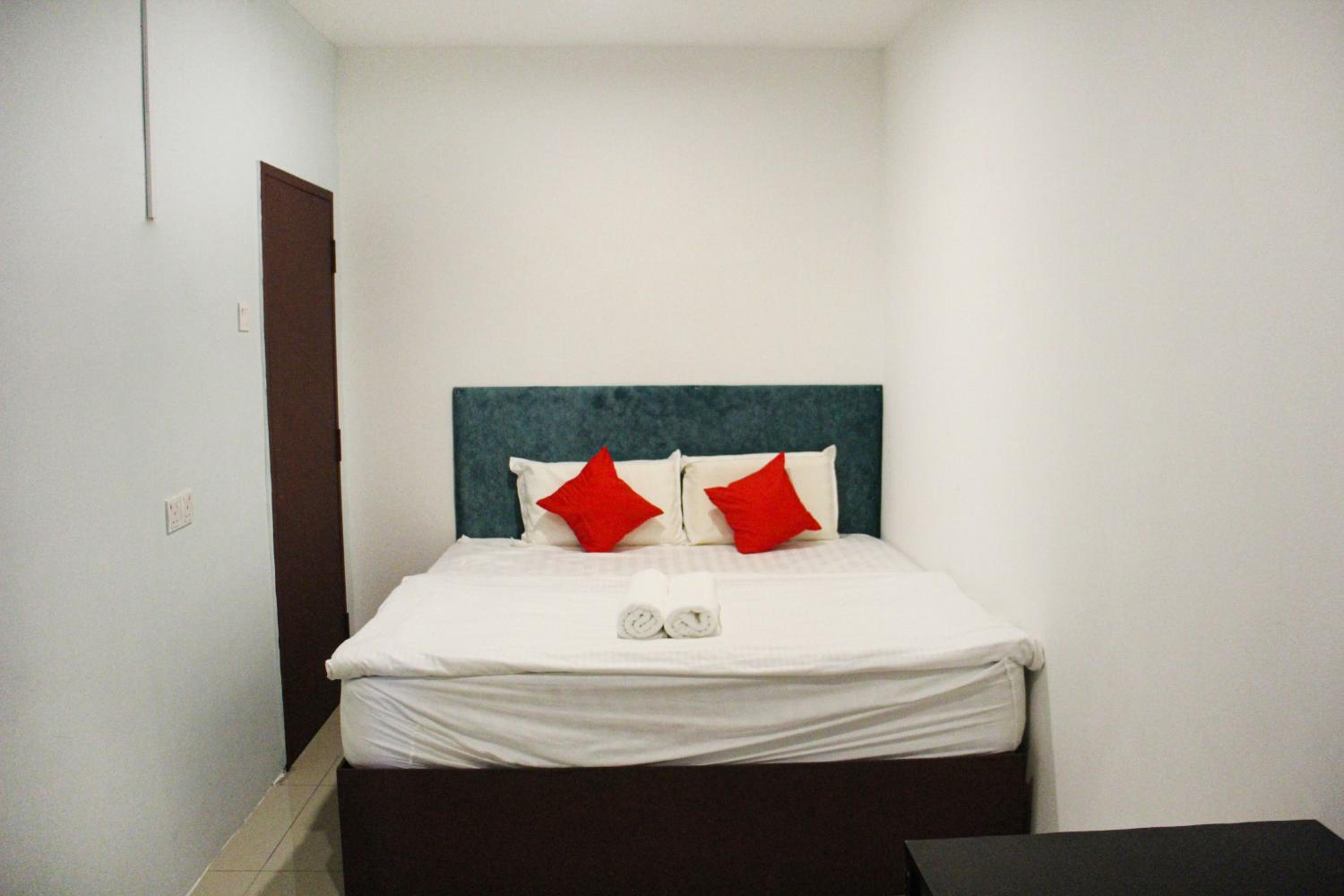 Deluxe King Room - Photo 1