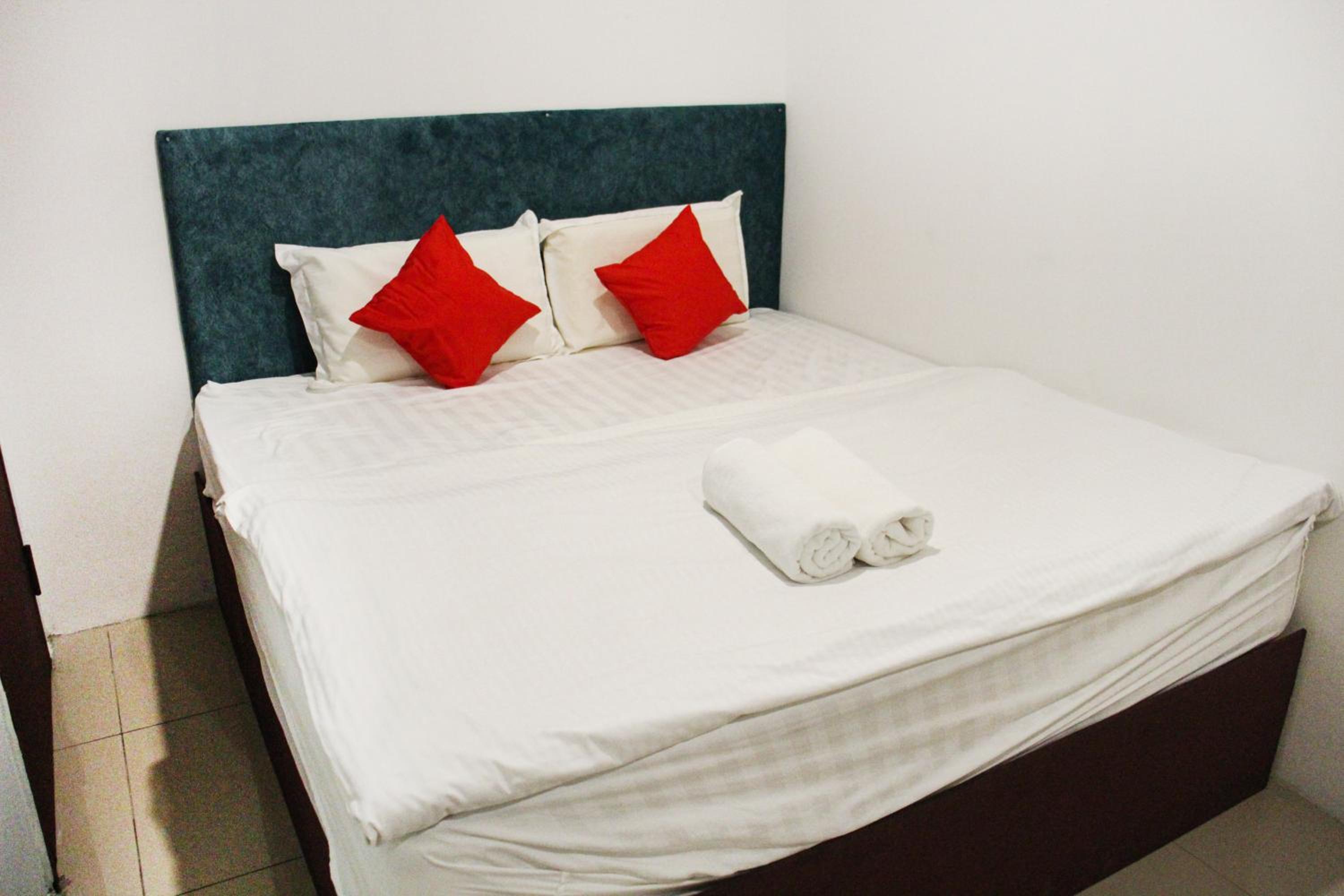 Deluxe King Room - Photo 2