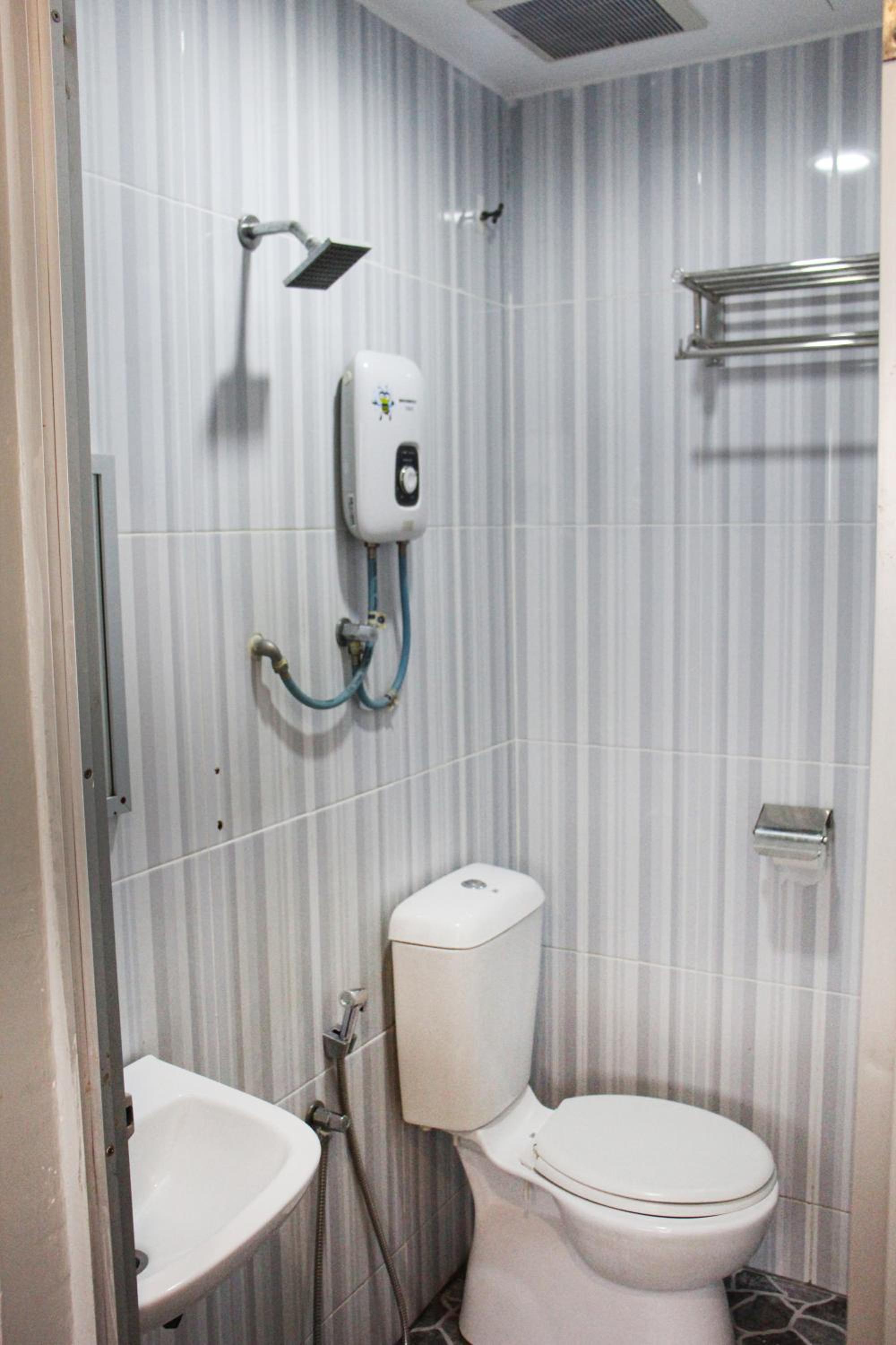 Deluxe King Room - Photo 4