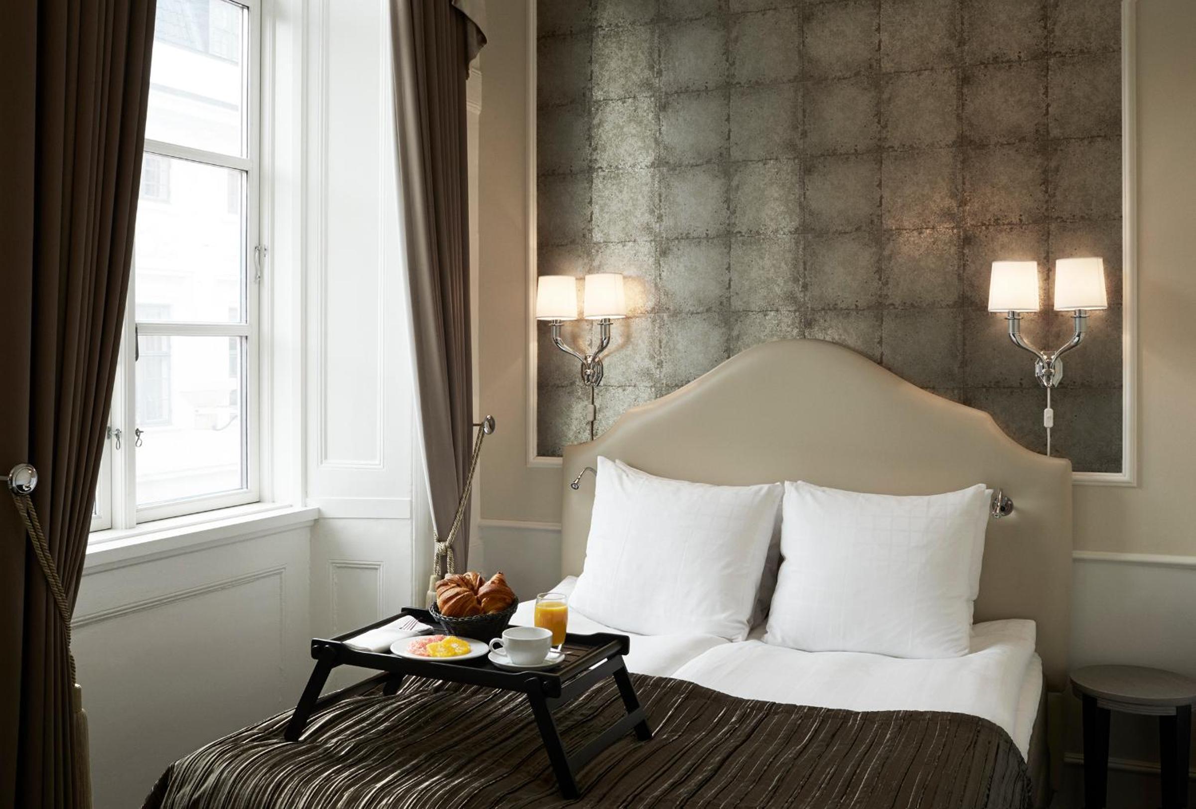 Executive Double Room  with Access to Executive Lounge - Photo 5