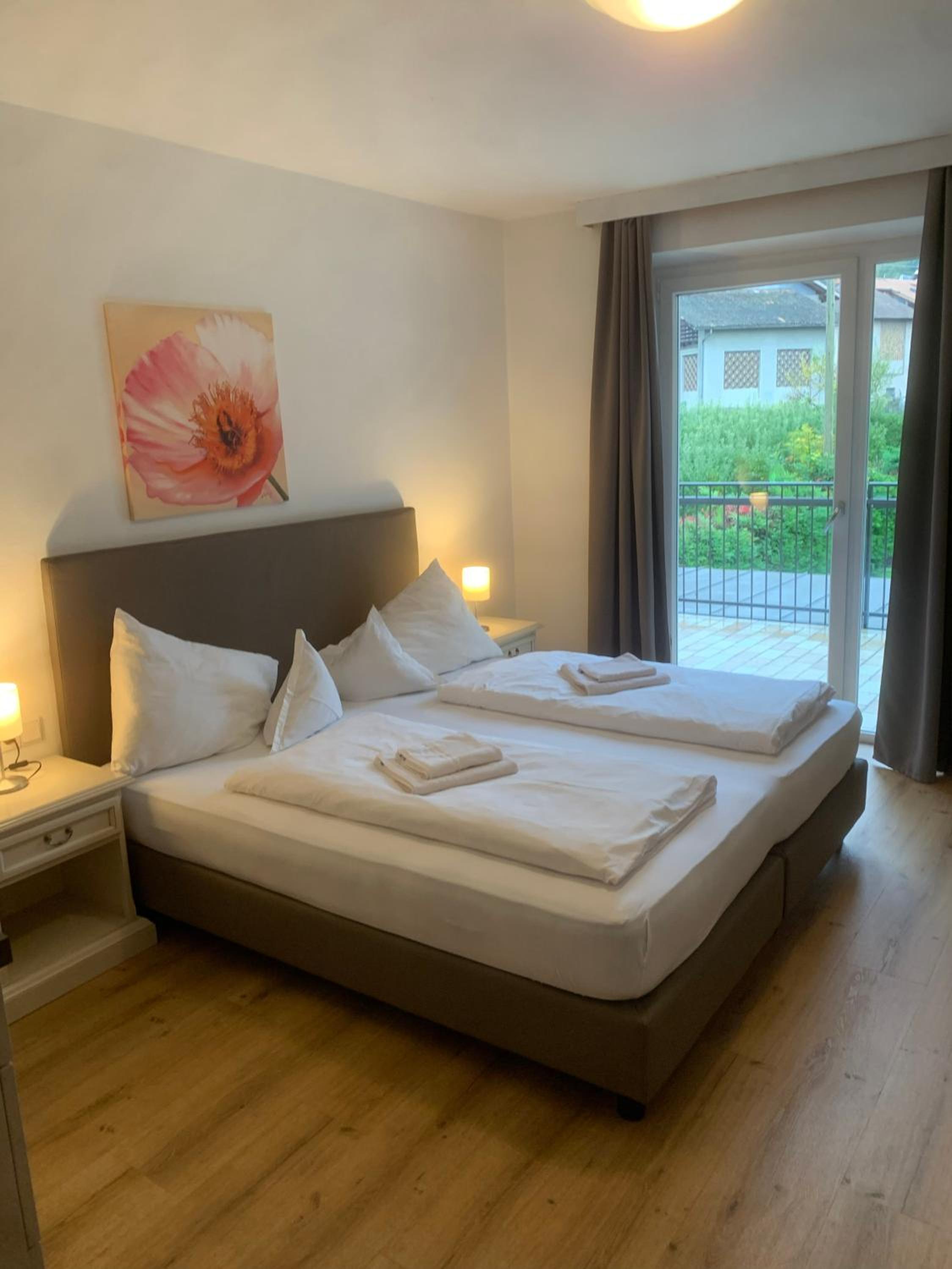 Studio Apartment with Balcony photo 1