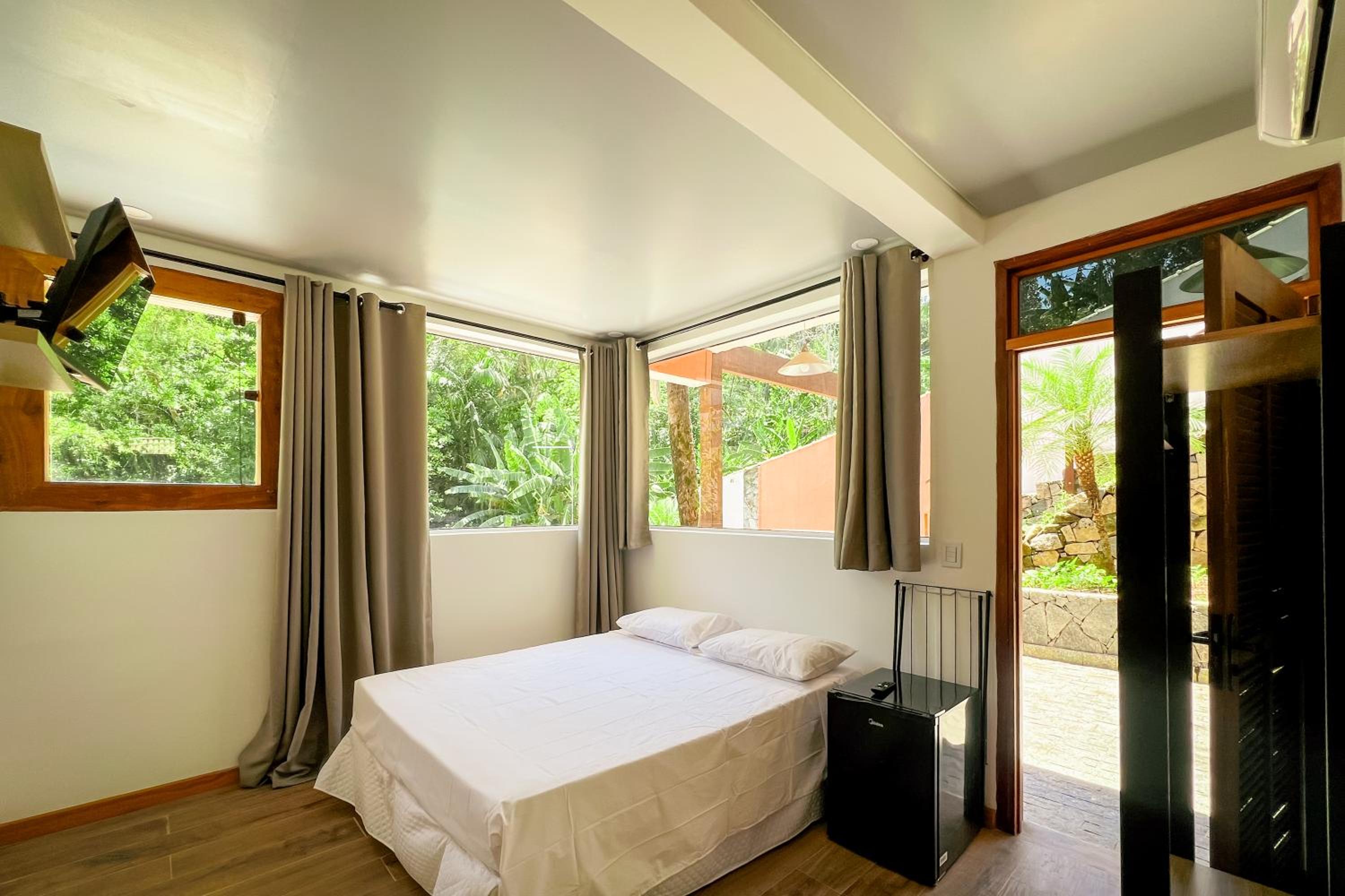 Queen Room with Garden View photo 1