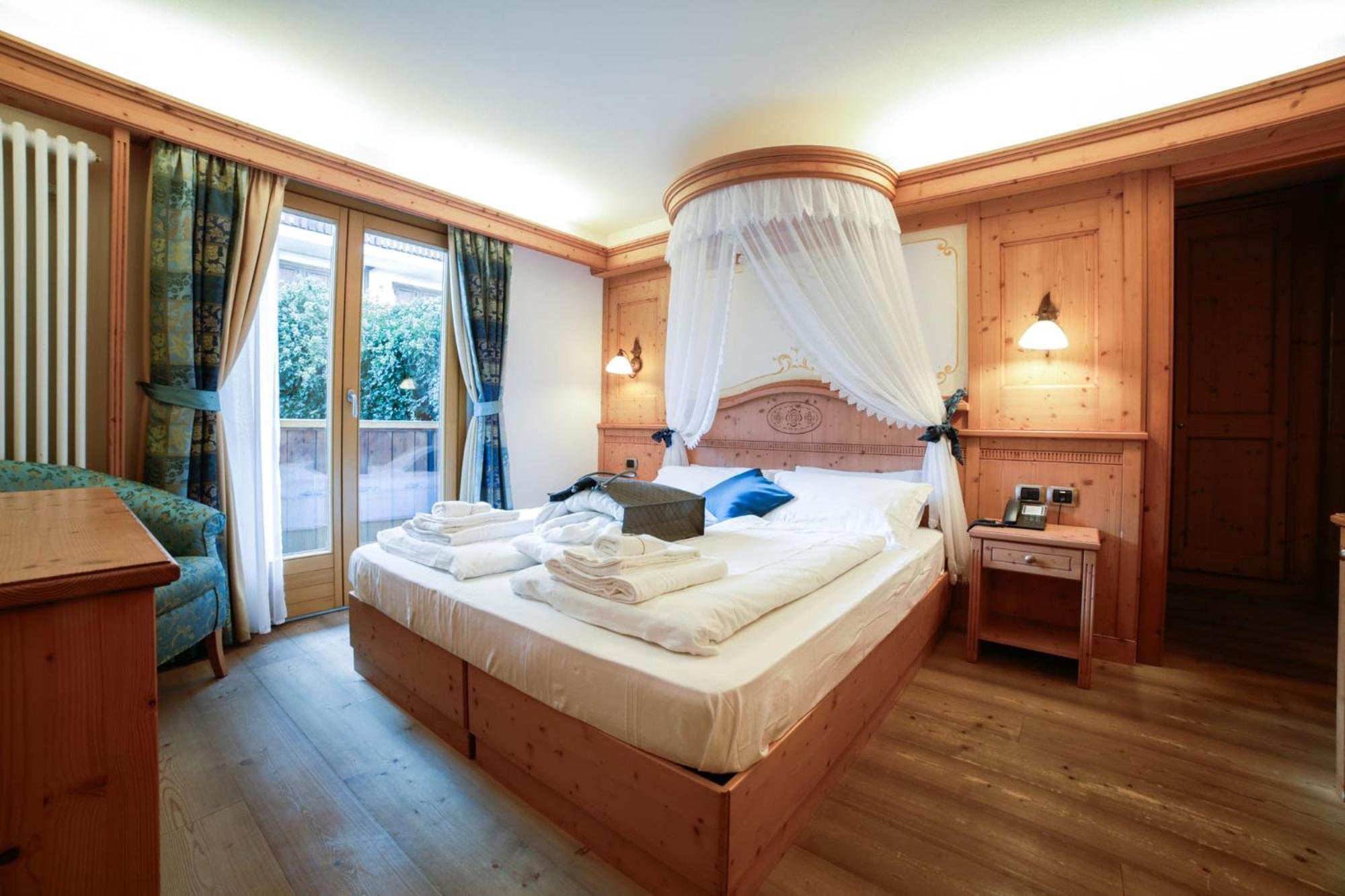 King Suite with Spa Bath