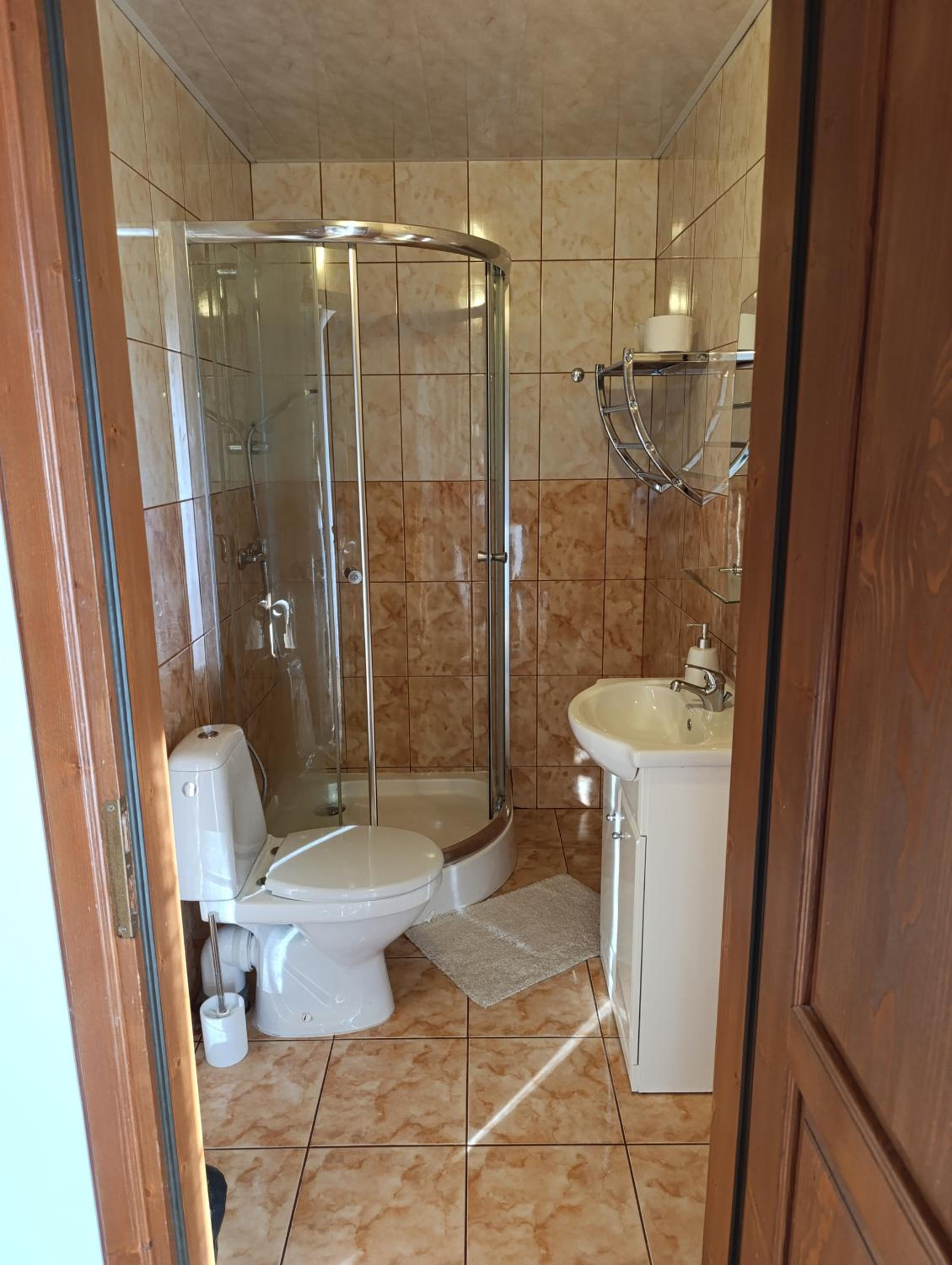 Twin Room with Private Bathroom photo 3