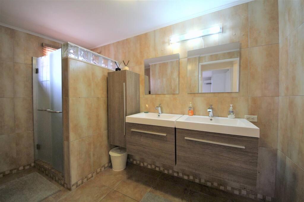 Villa photo 2