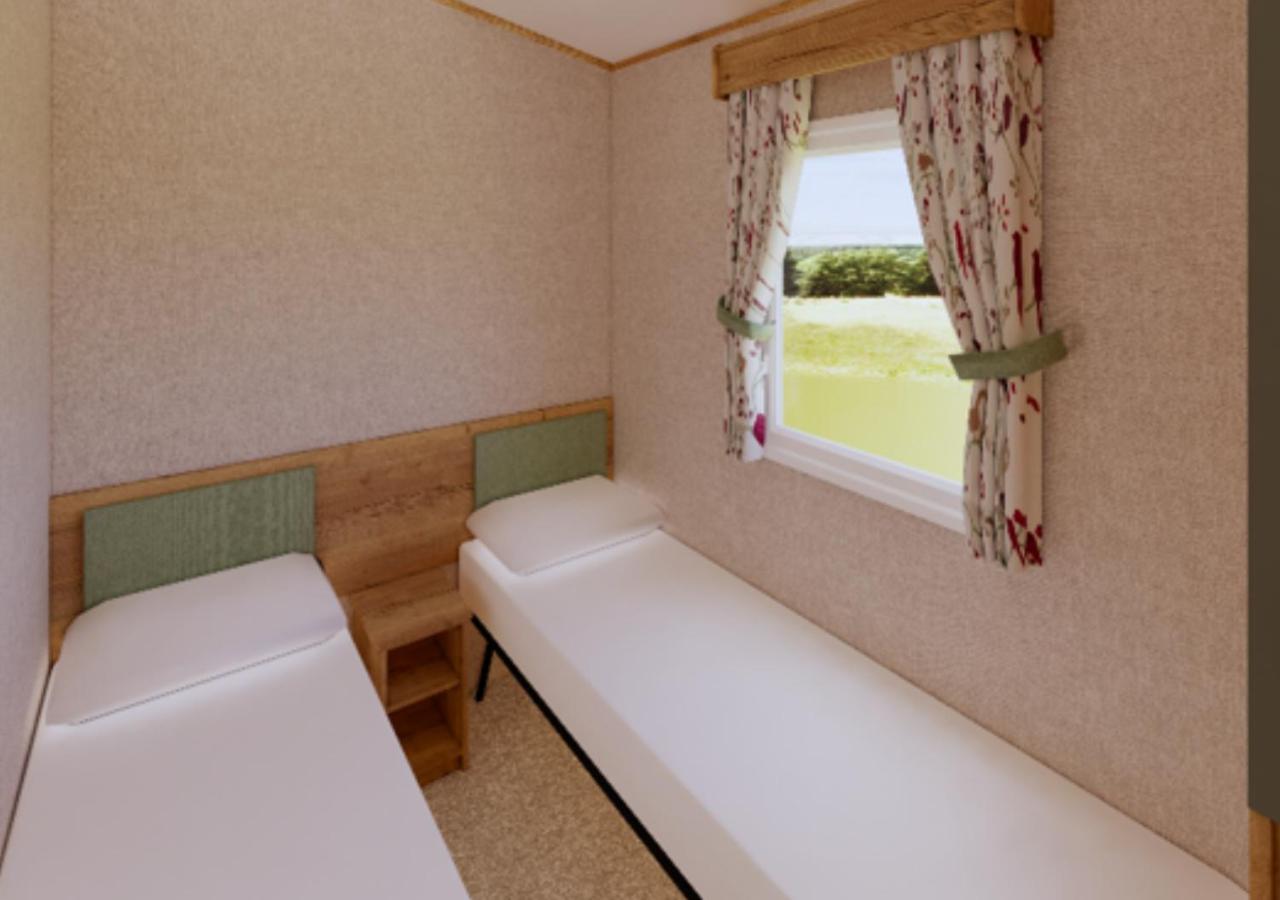 Silver 2 Bed Caravan Pet Friendly photo 3