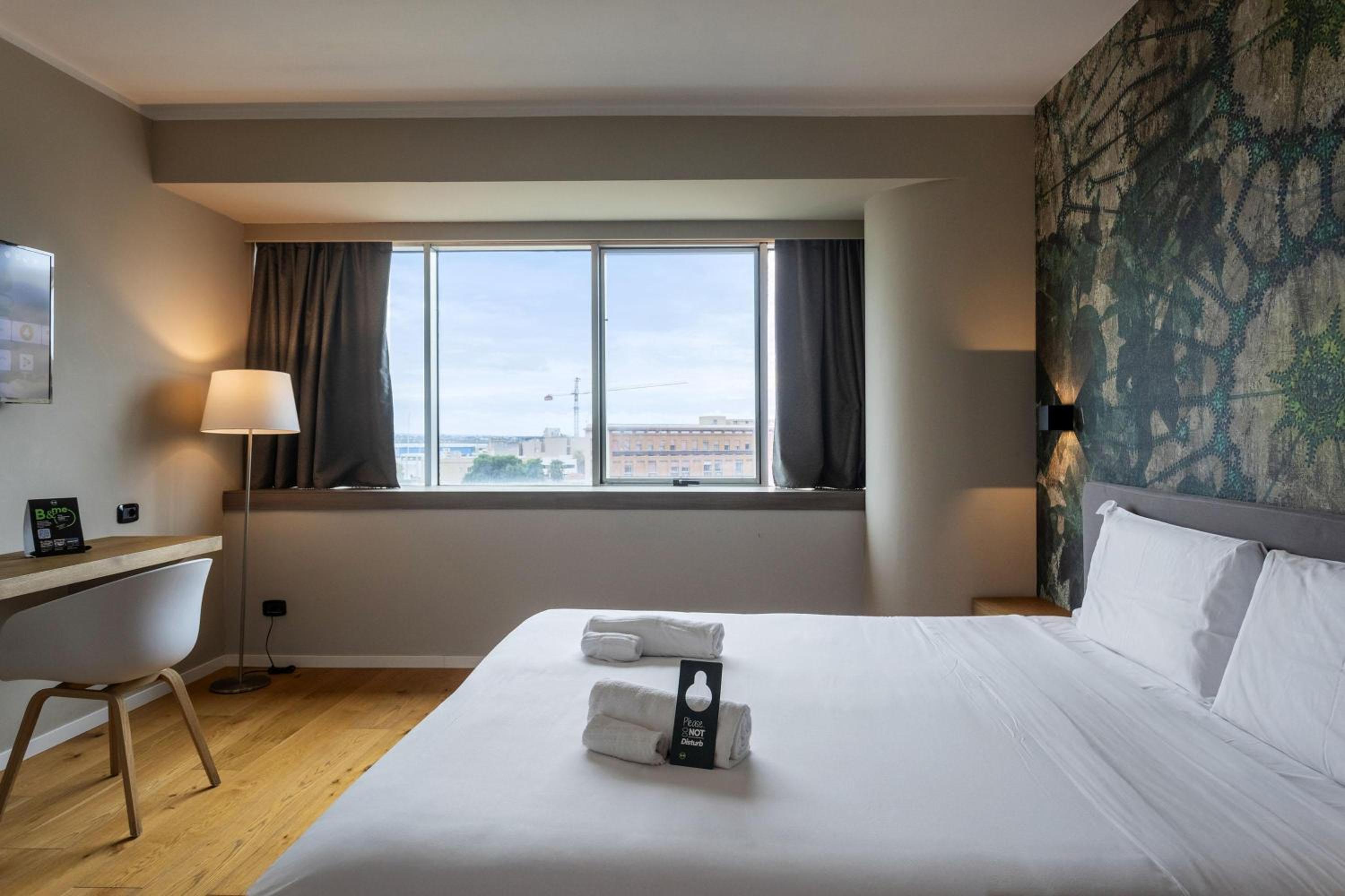 Standard Double Room - Photo 7