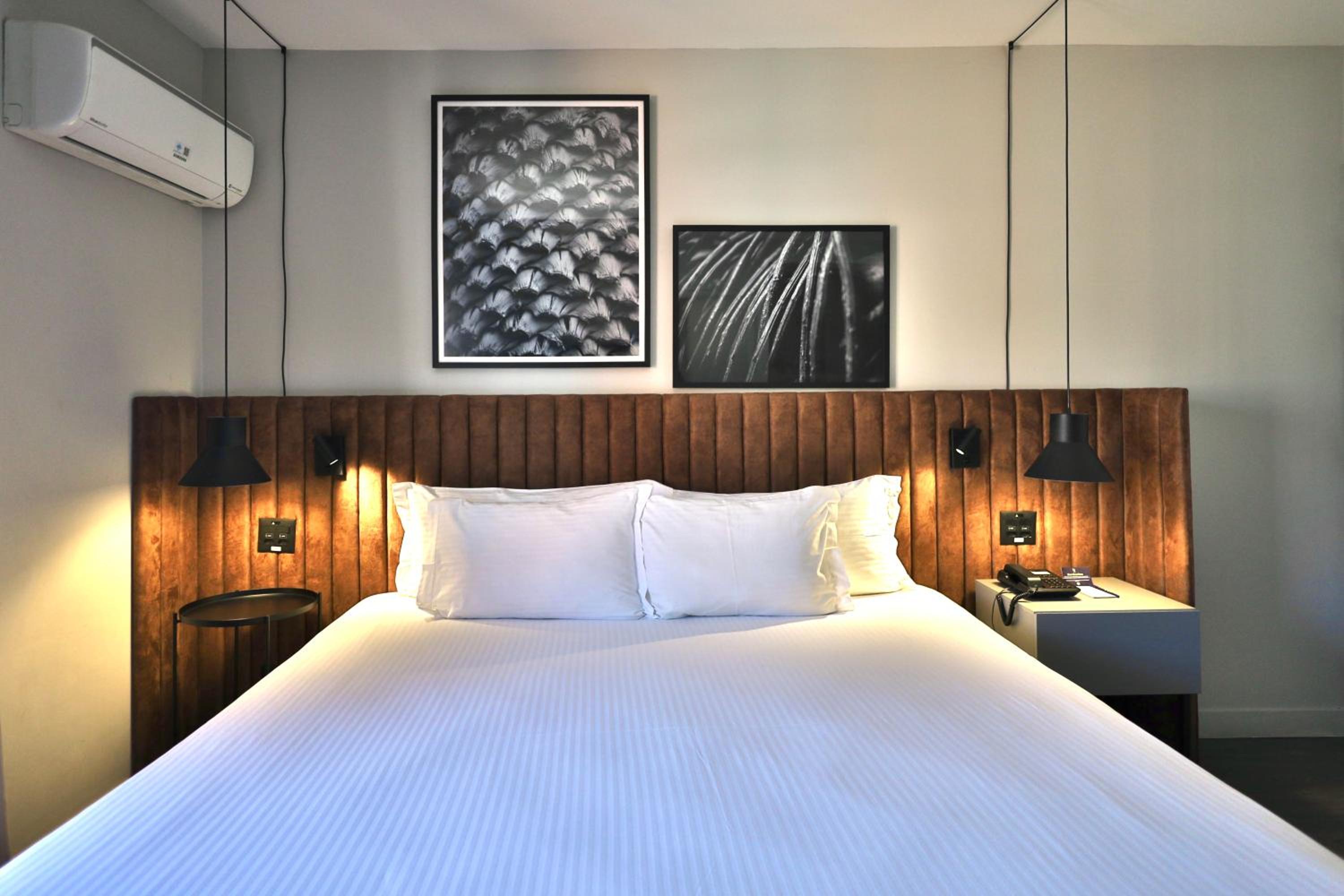 Deluxe Room with King Bed - Photo 1