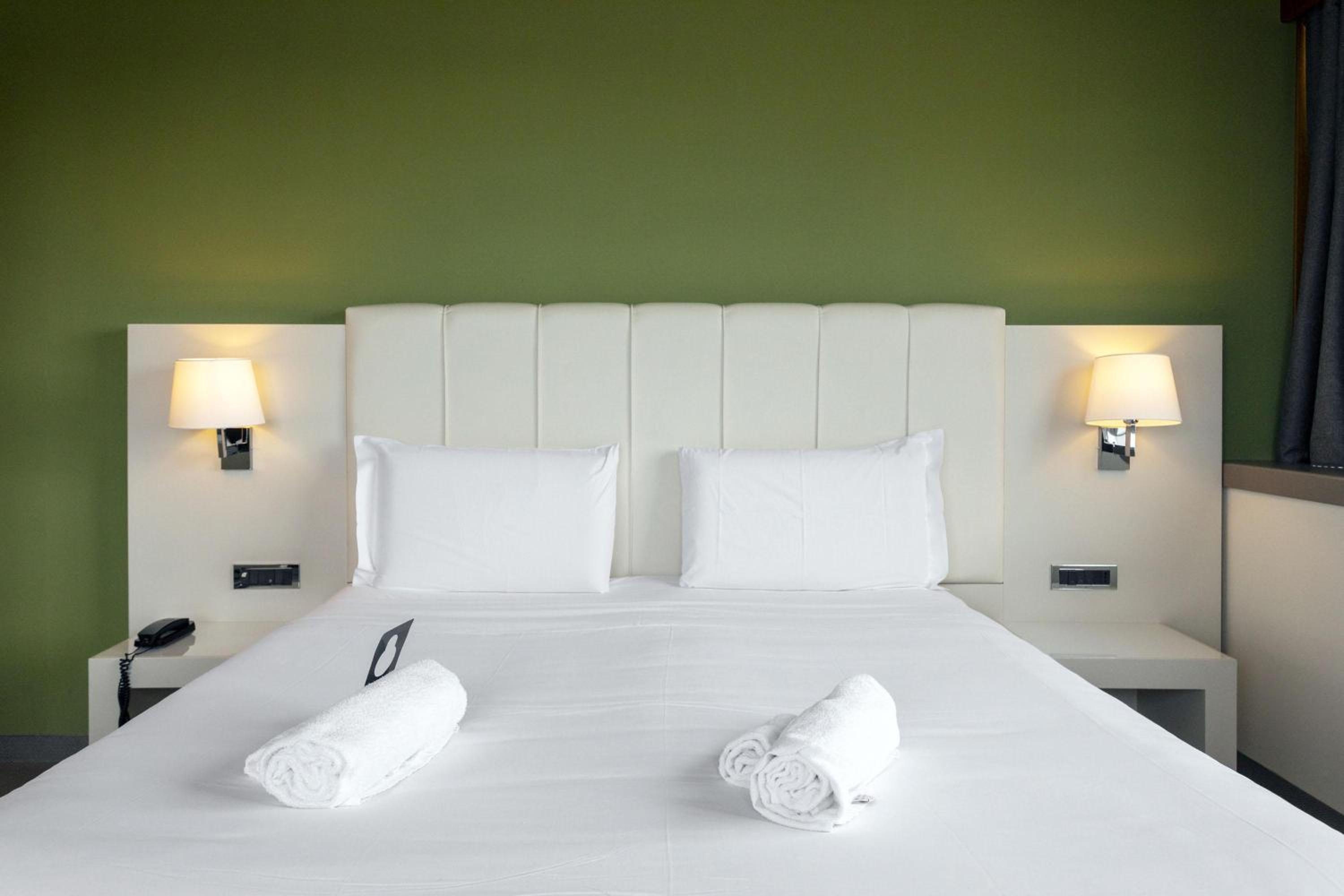 Standard Double Room - Photo 3