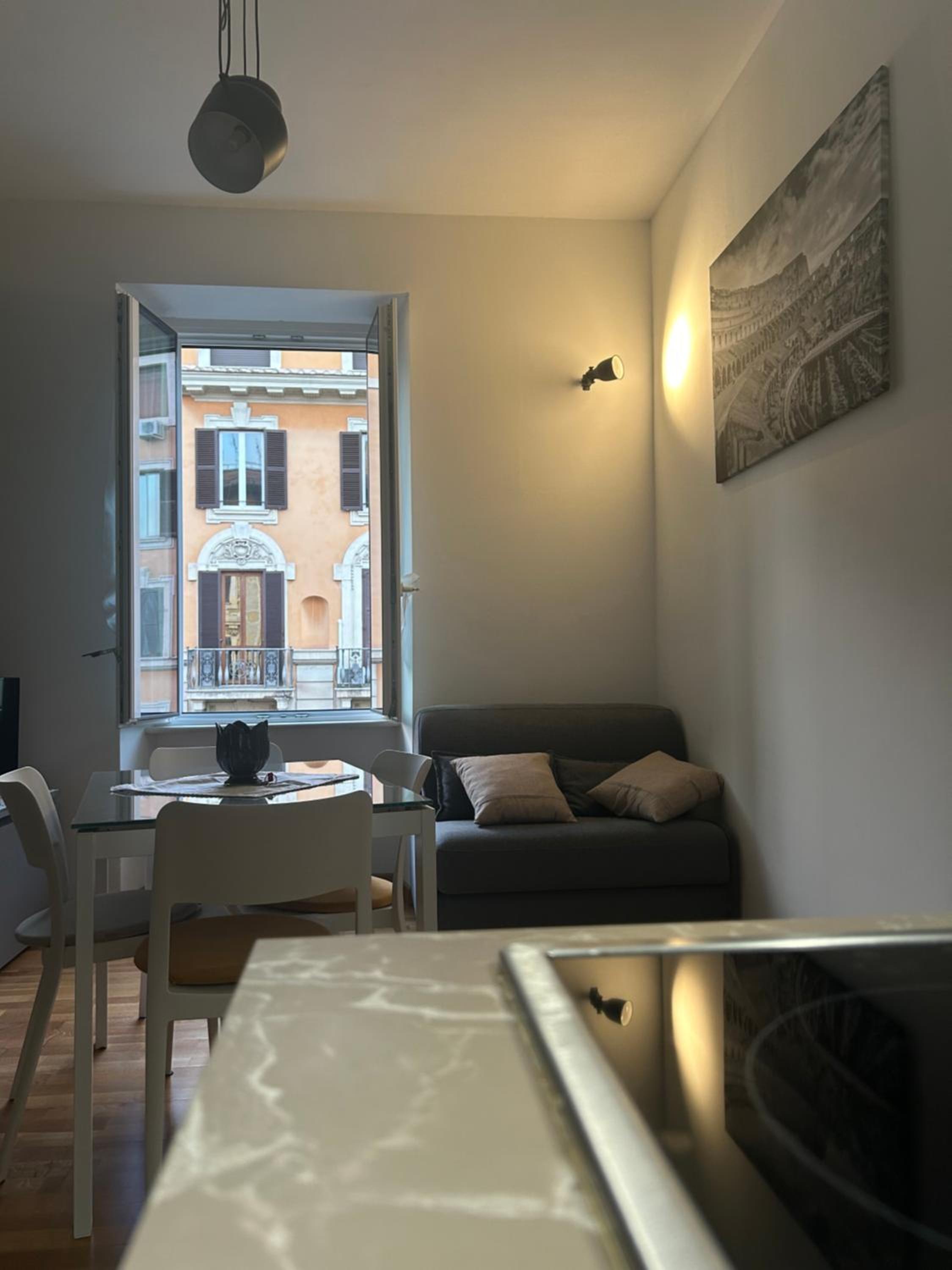 Deluxe One-Bedroom Apartment