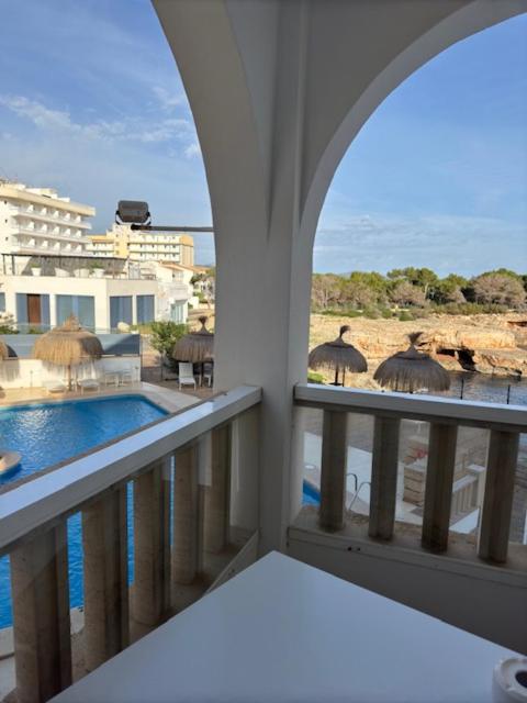 Standard One-Bedroom Apartment with Pool View & Partial Sea View