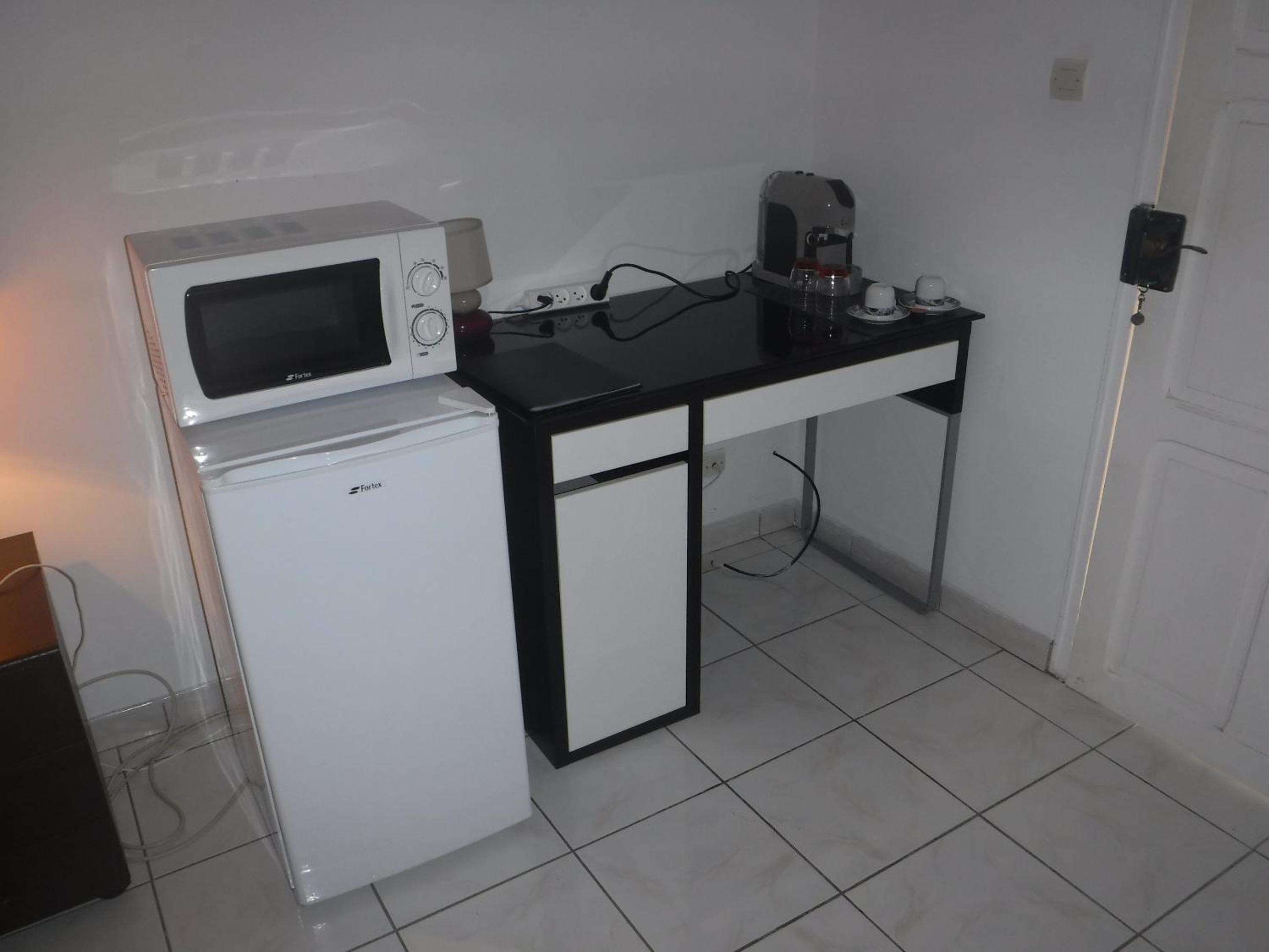 Standard Double Room - Photo 18