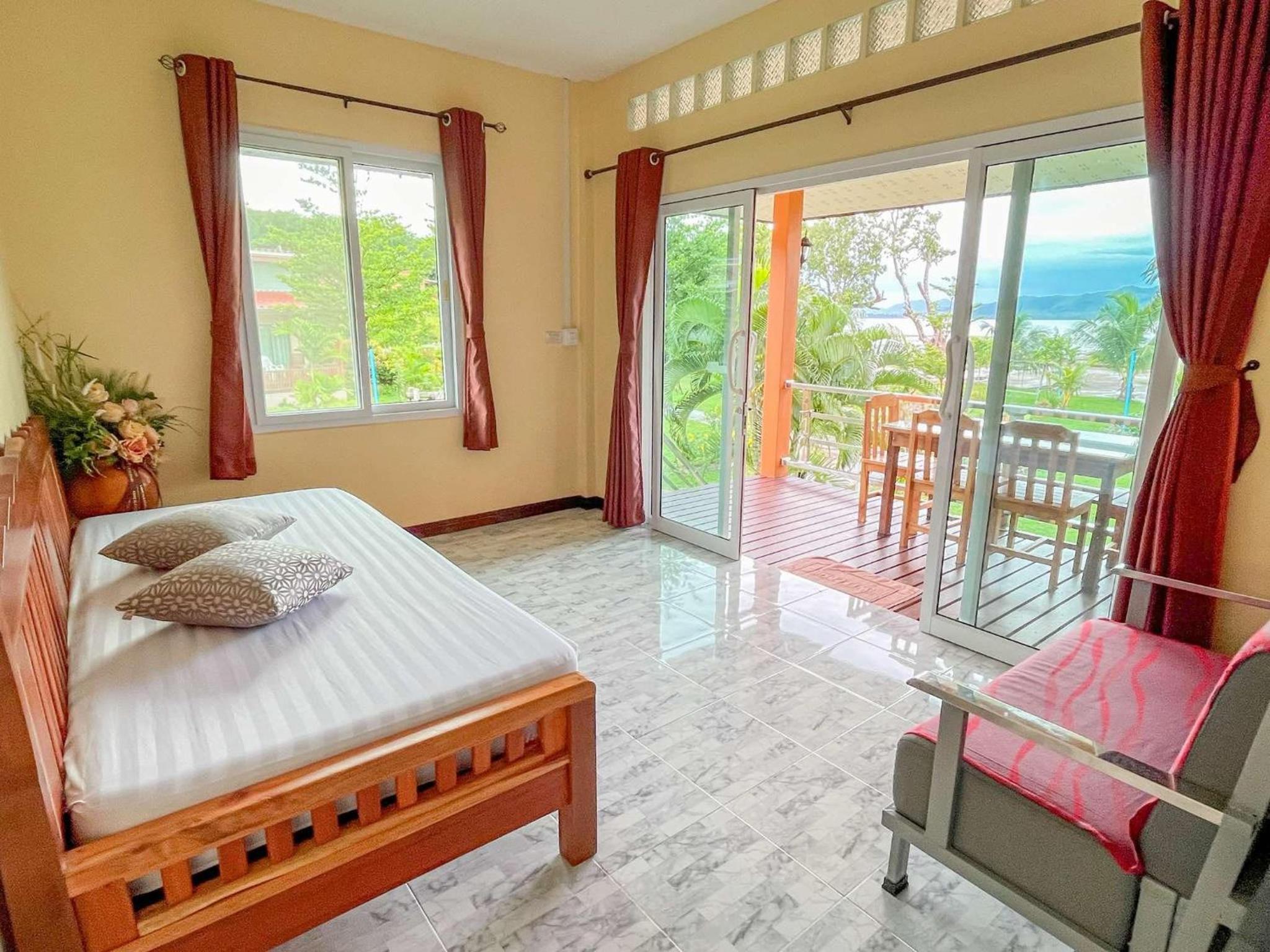 Two-Bedroom House - Photo 17