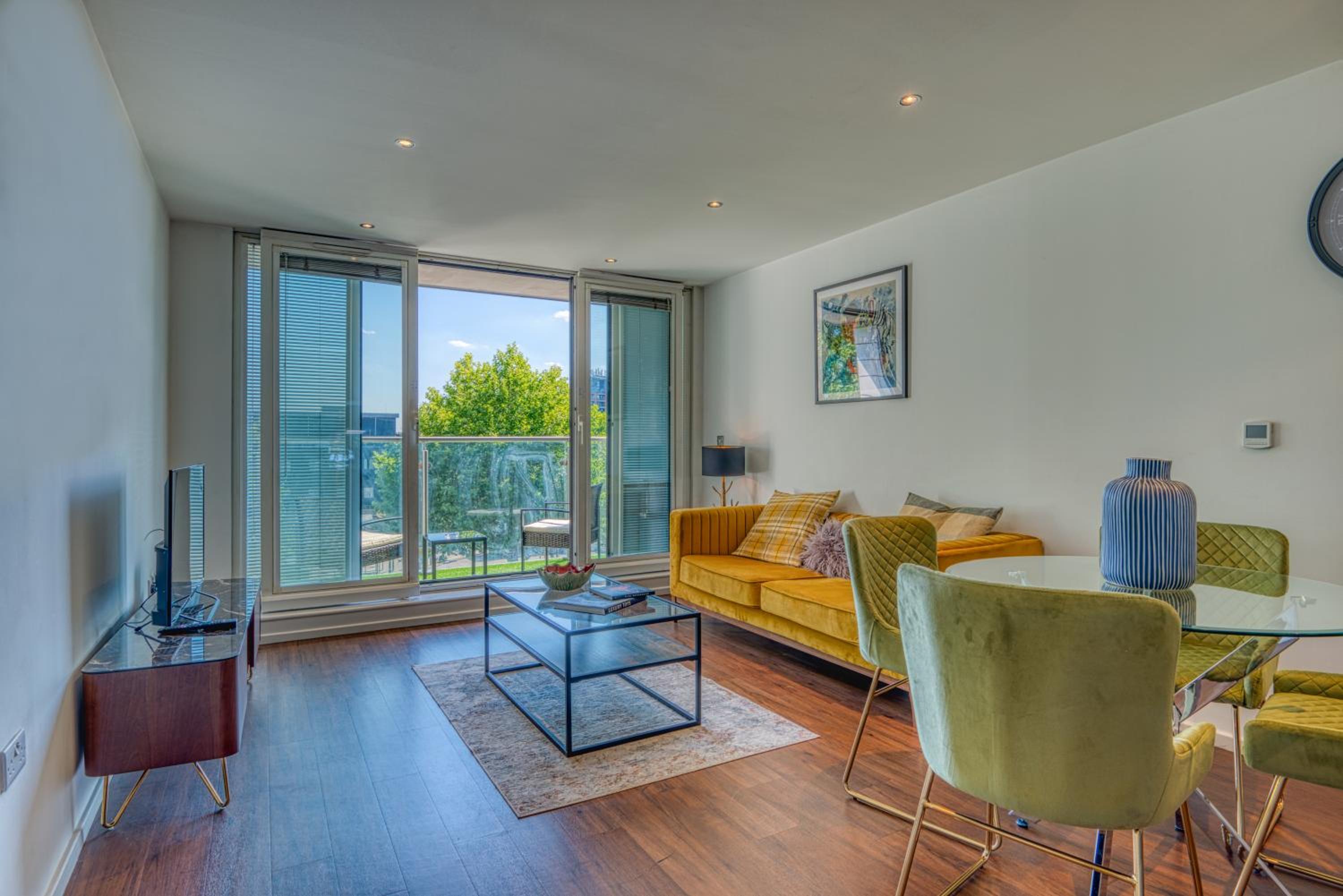 Two-Bedroom Apartment with Balcony photo 1