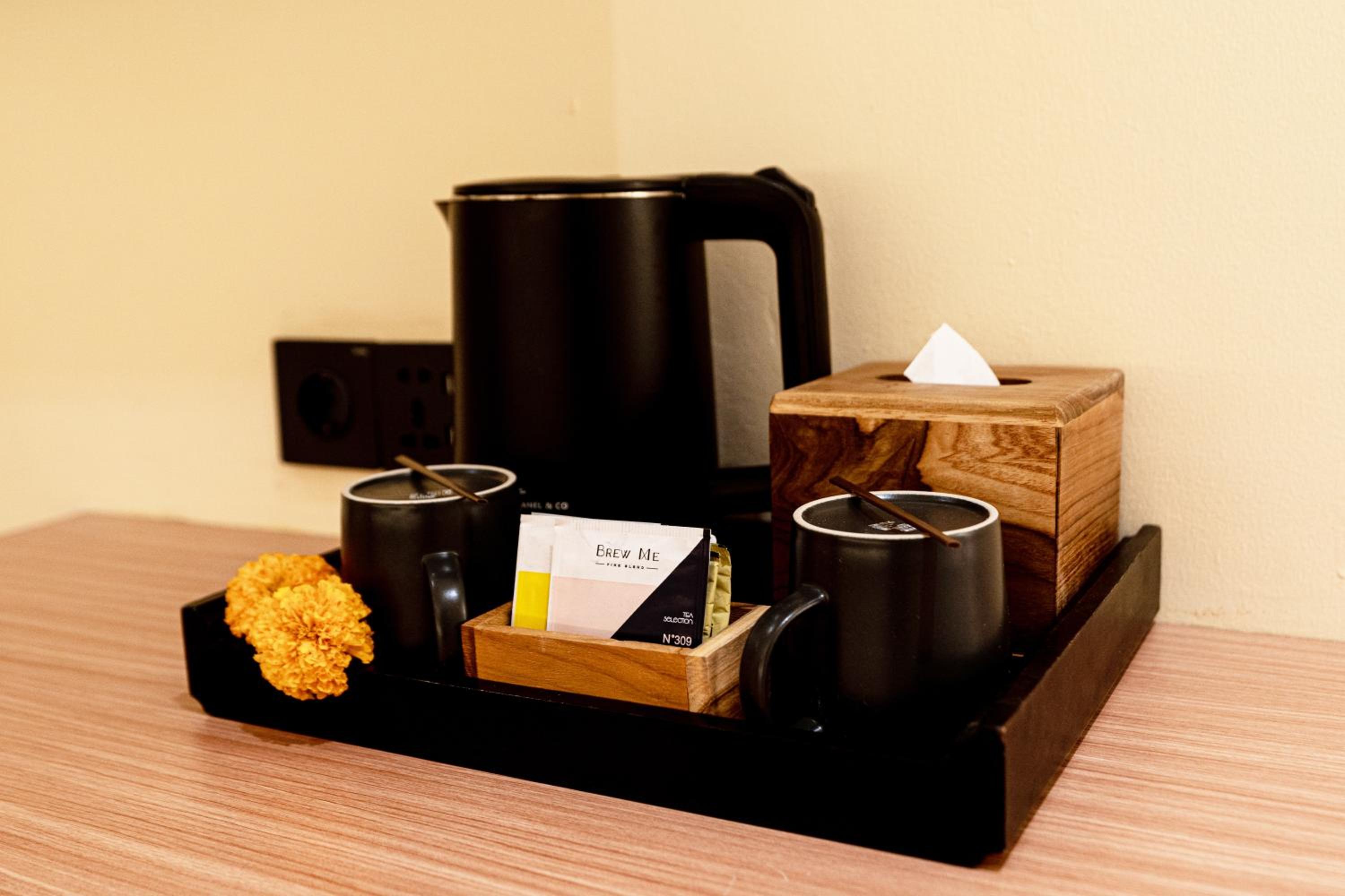 Suite with Balcony - Photo 7