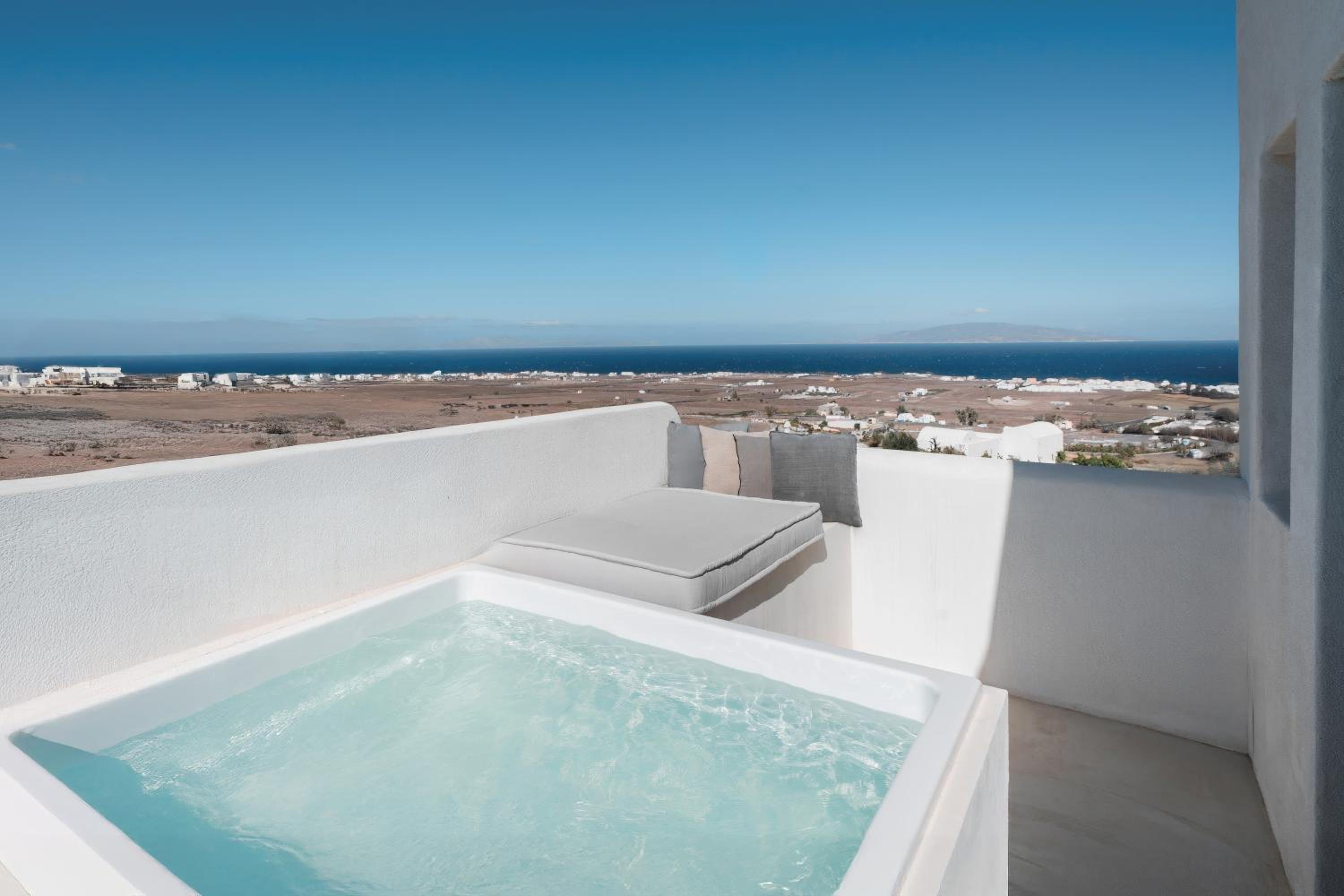 Superior Suite with Sea View and Outdoor Hot tub - Photo 13