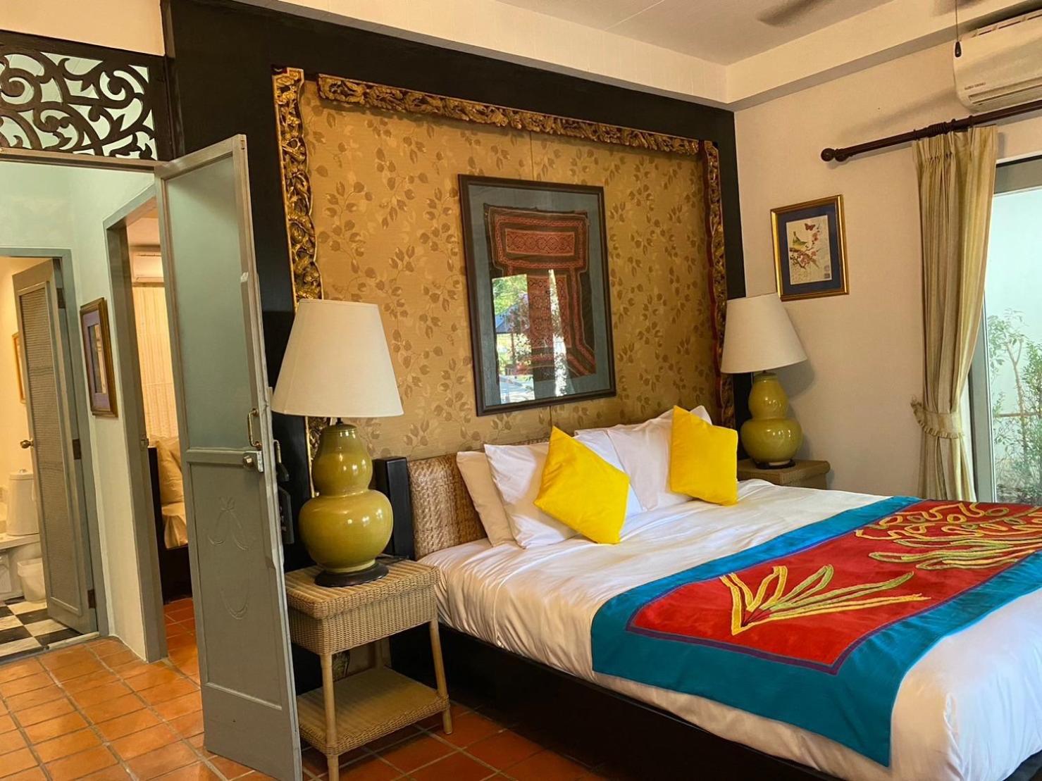 Oriental Deluxe Two Bedroom - Photo 5