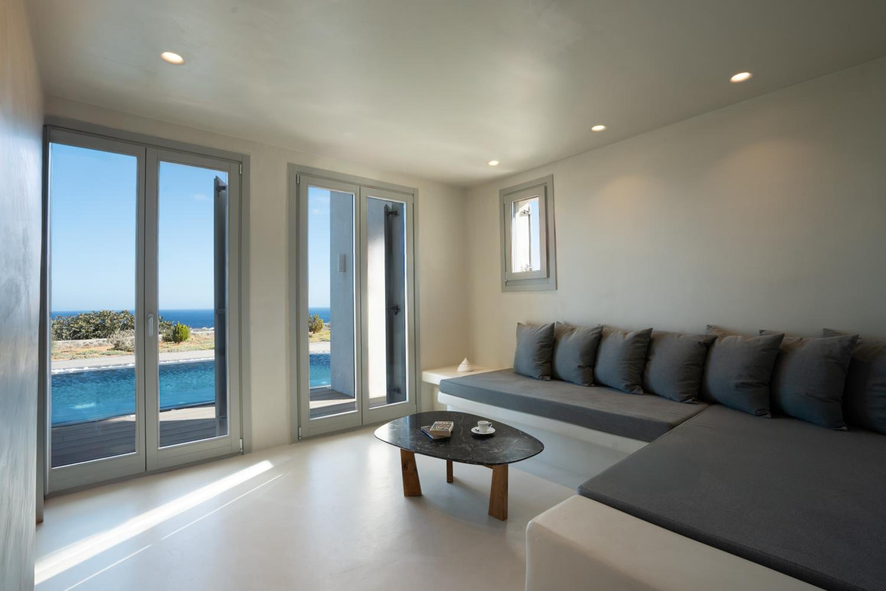 Private Split - Level Villa with Sea View and Private Pool - Photo 2