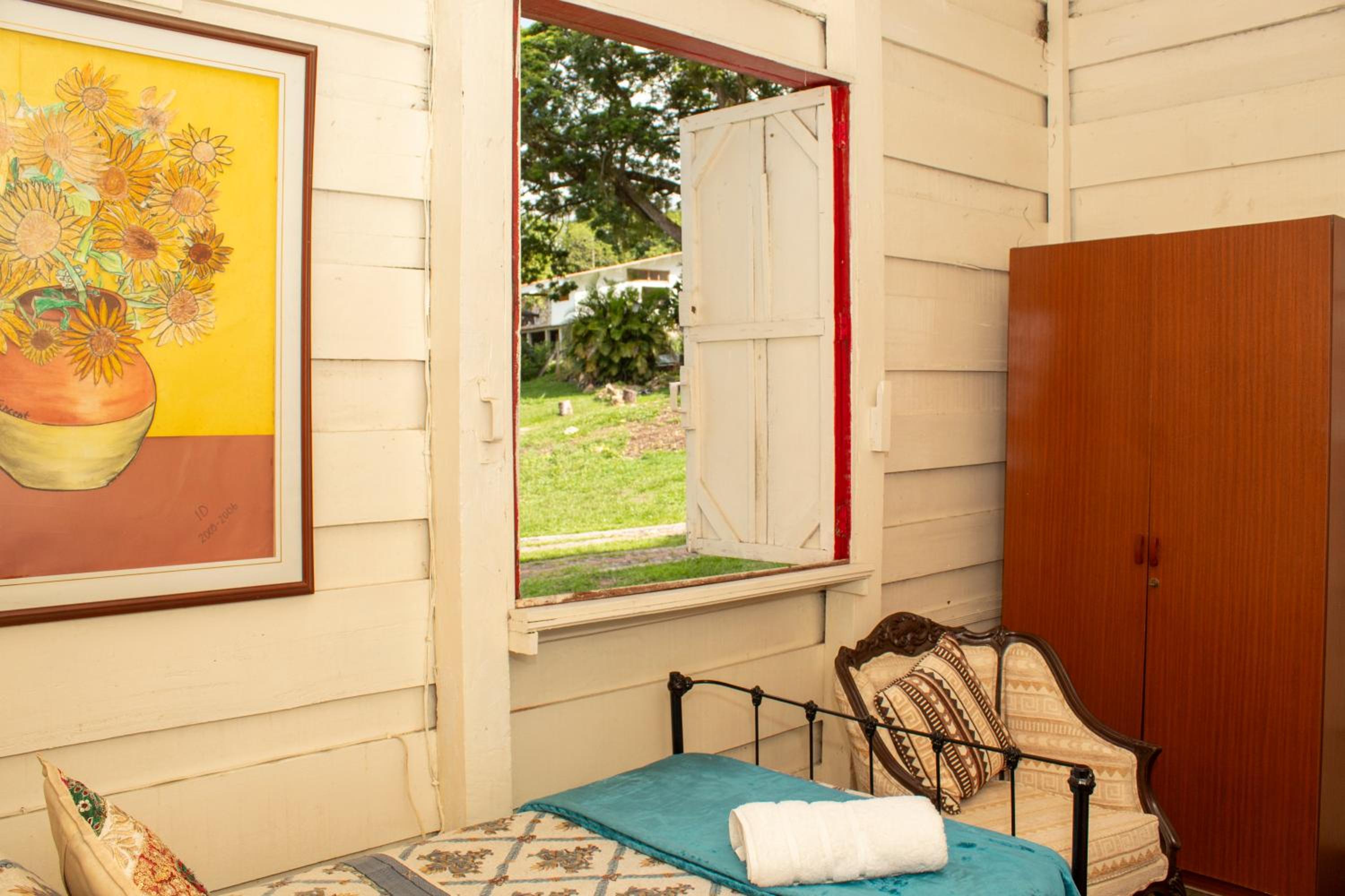 Standard Single Room With Shared Bathroom photo 2