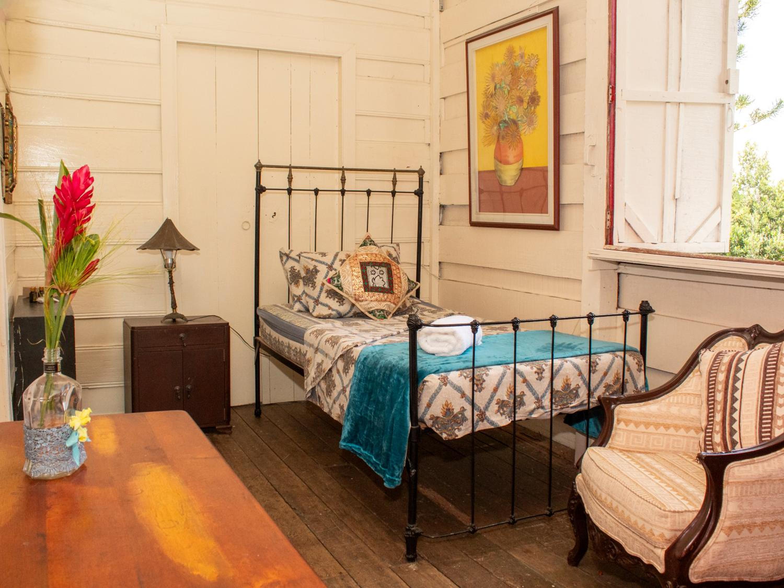 Standard Single Room With Shared Bathroom photo 1
