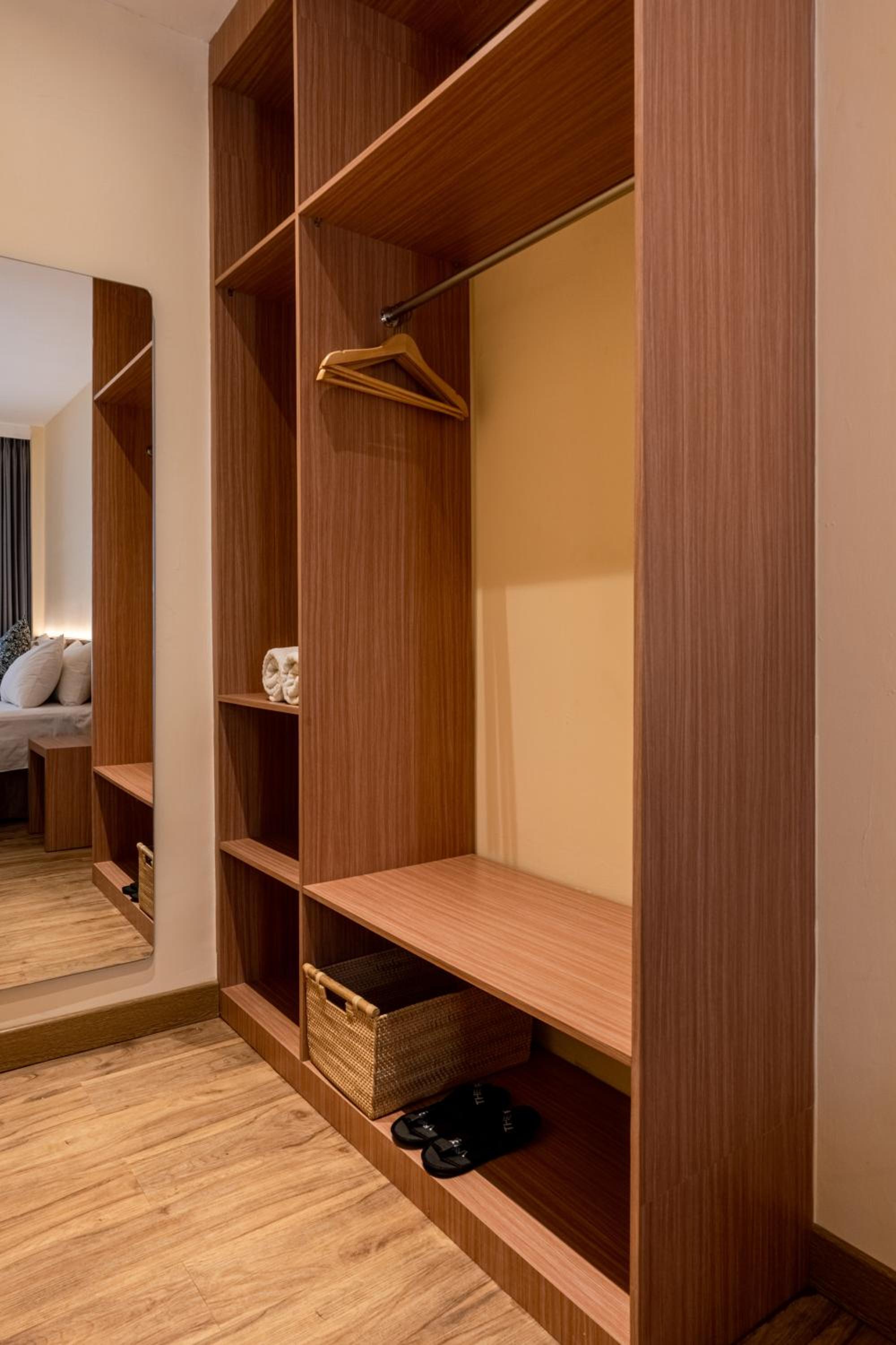 Suite with Balcony - Photo 12
