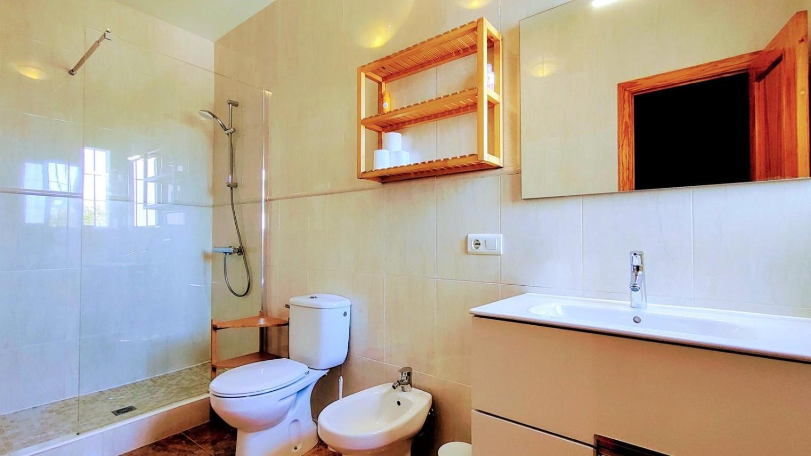 Four-Bedroom House photo 2