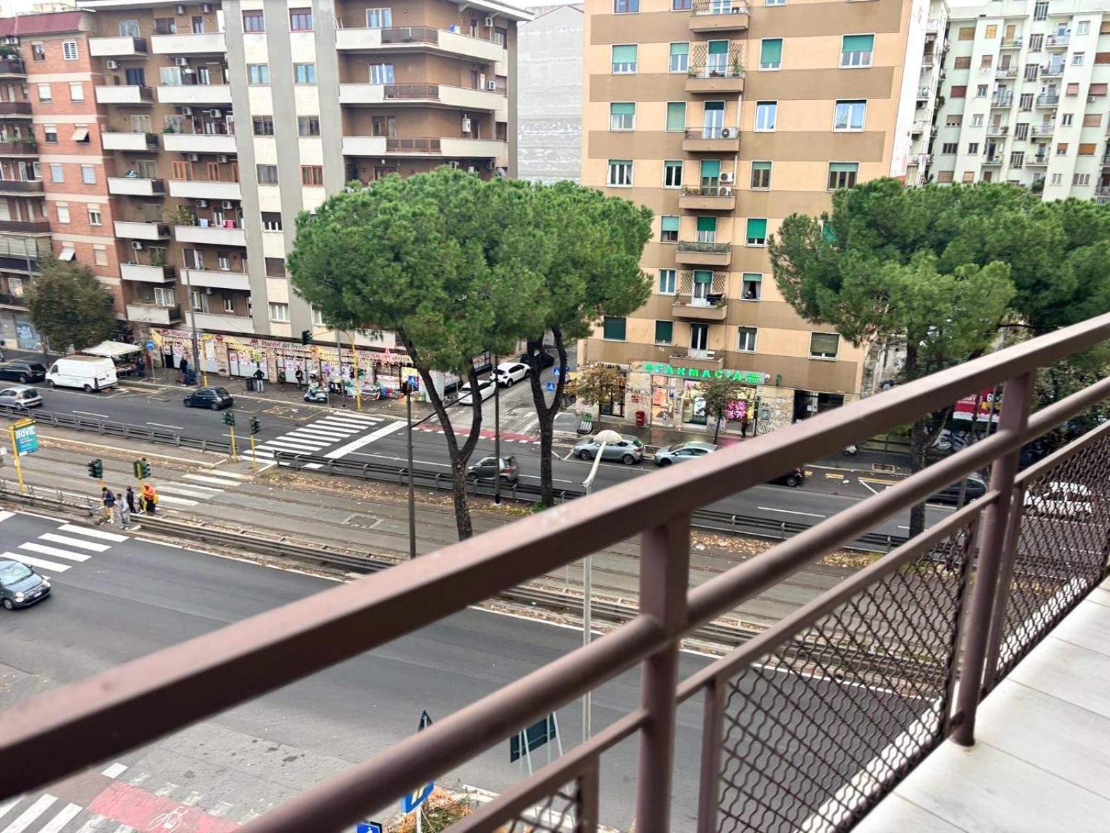 King Room with Balcony photo 2