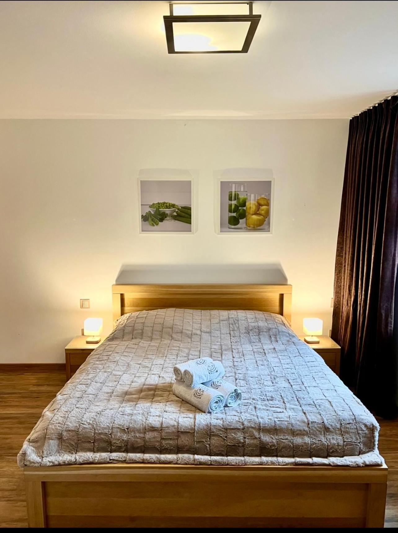 One-Bedroom Apartment photo 1