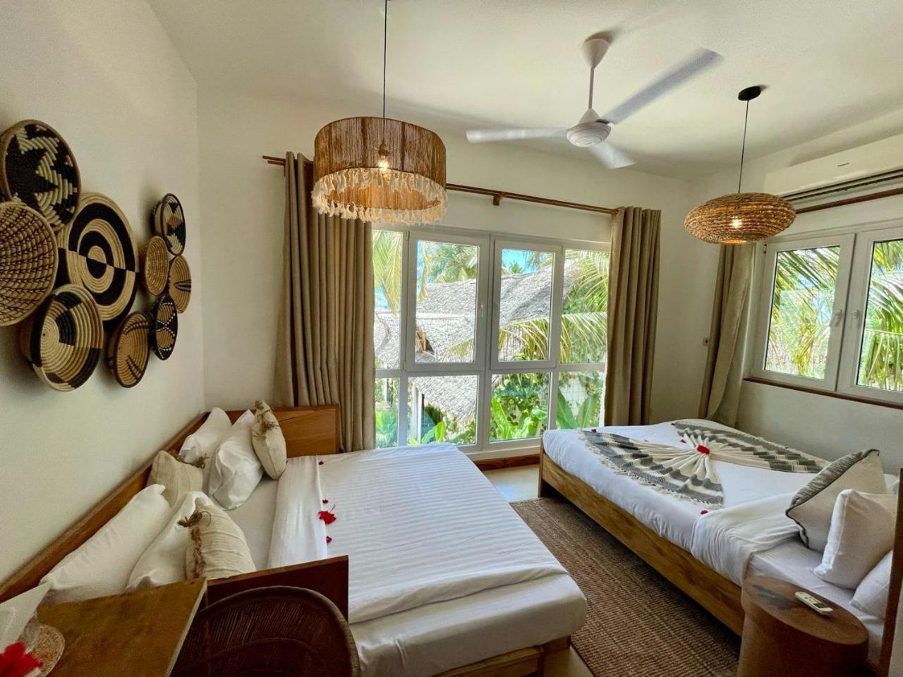 Double or Twin Room with Sea View