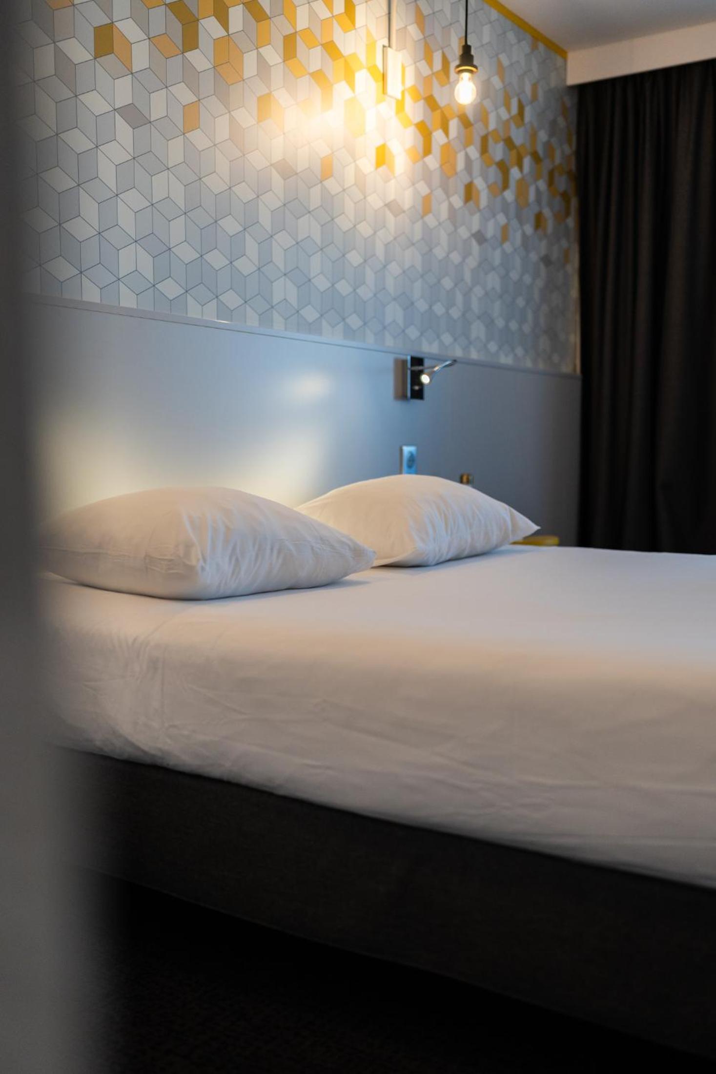 Standard Double Room - Photo 3