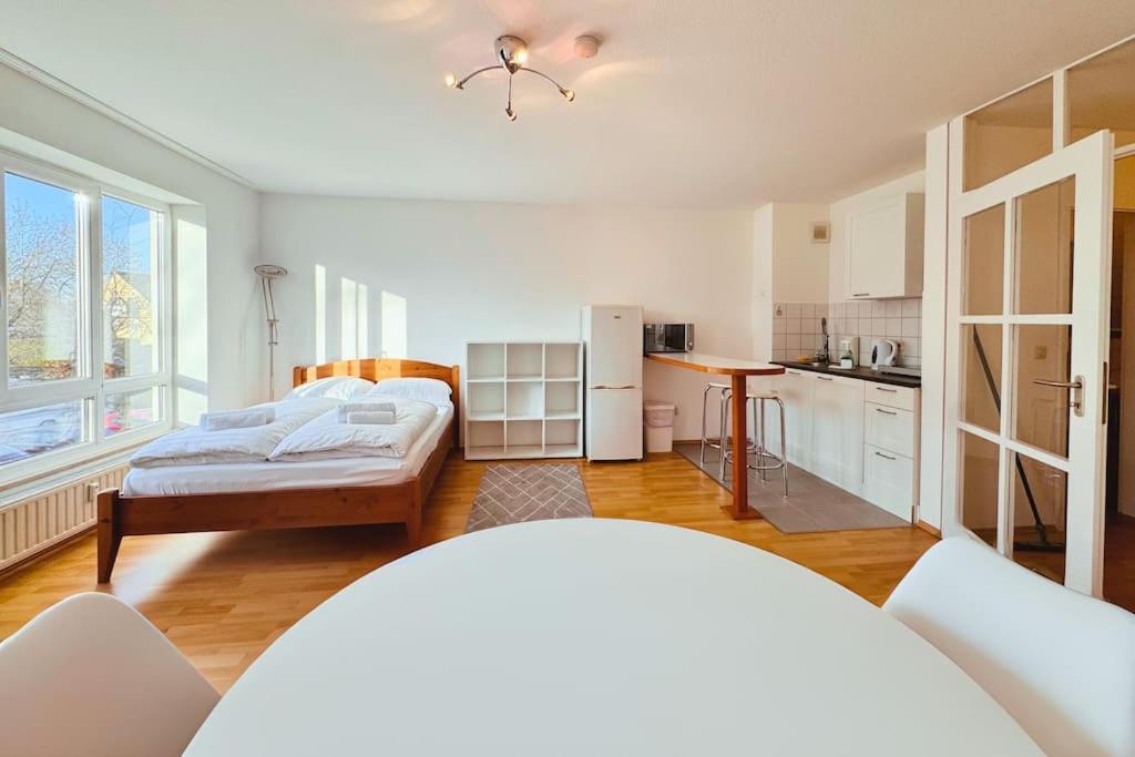 One-Bedroom Apartment photo 1