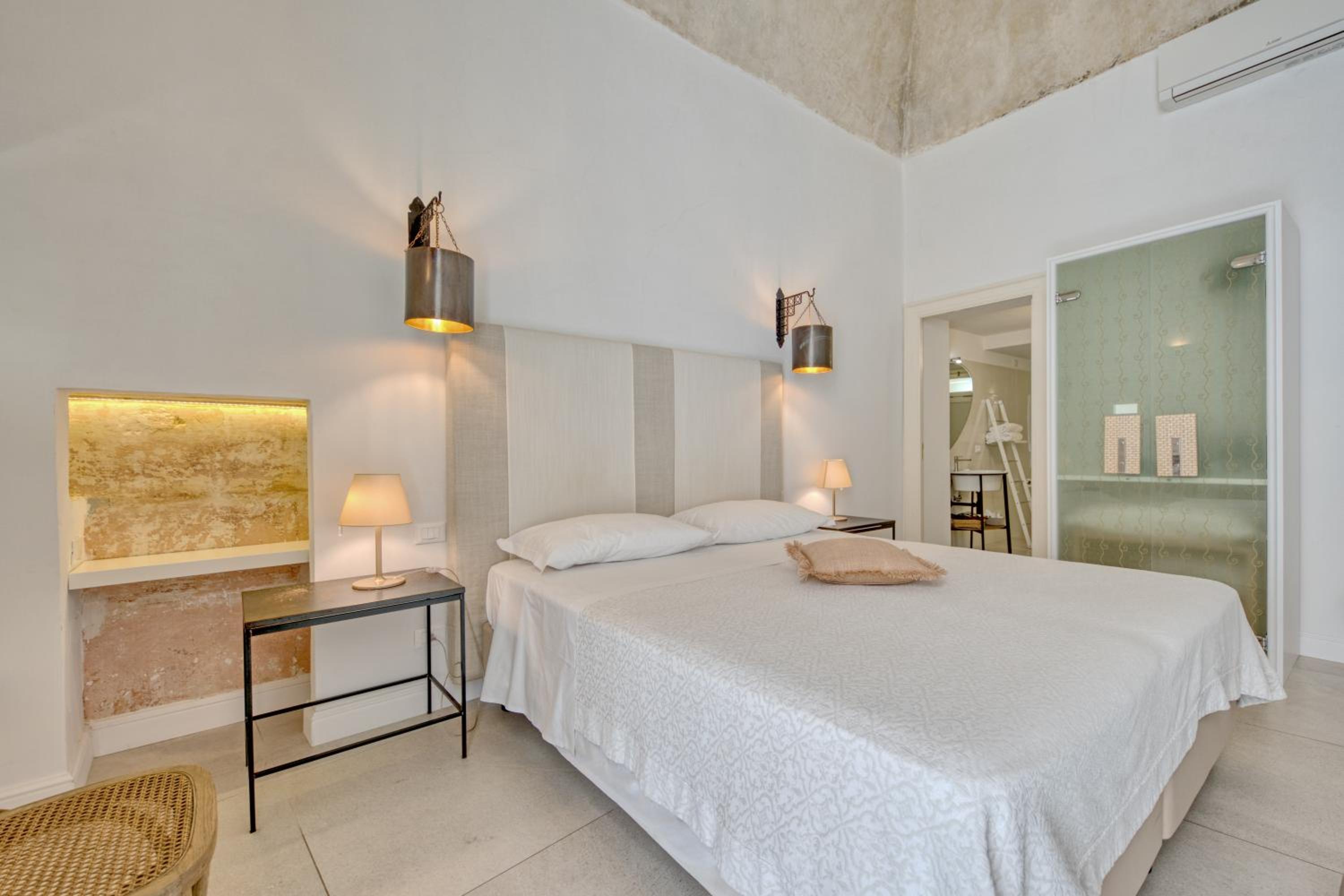 Premium Double Room - Photo 3