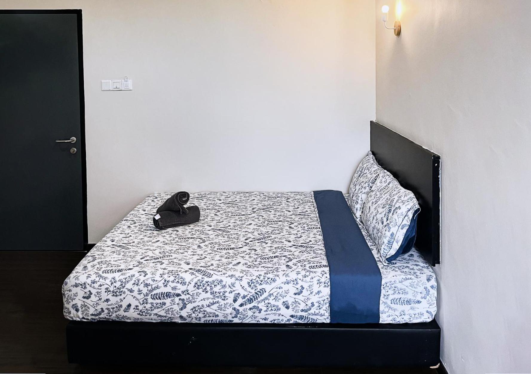 Standard Queen Room - Photo 1