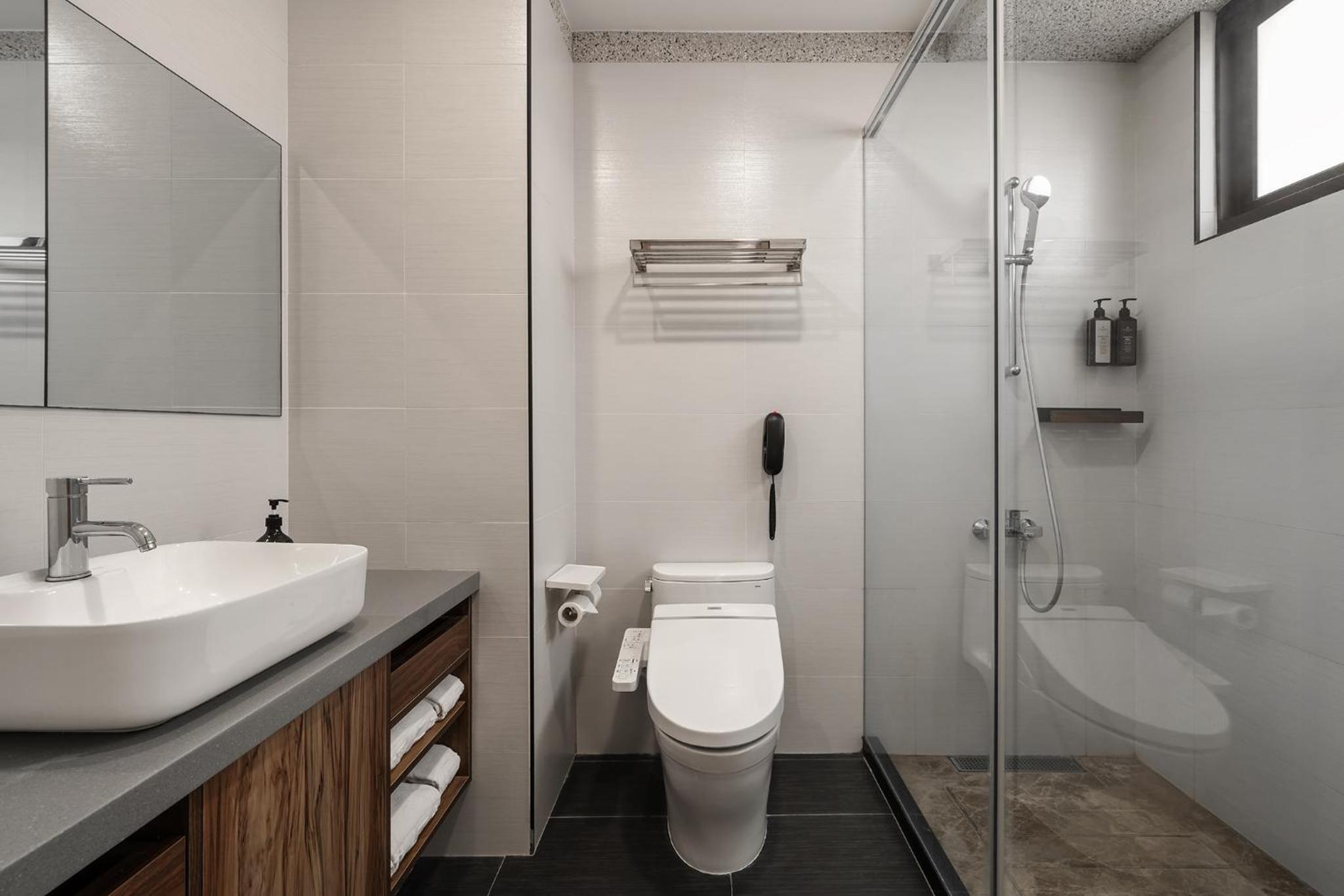 Standard Quadruple Room - Photo 7