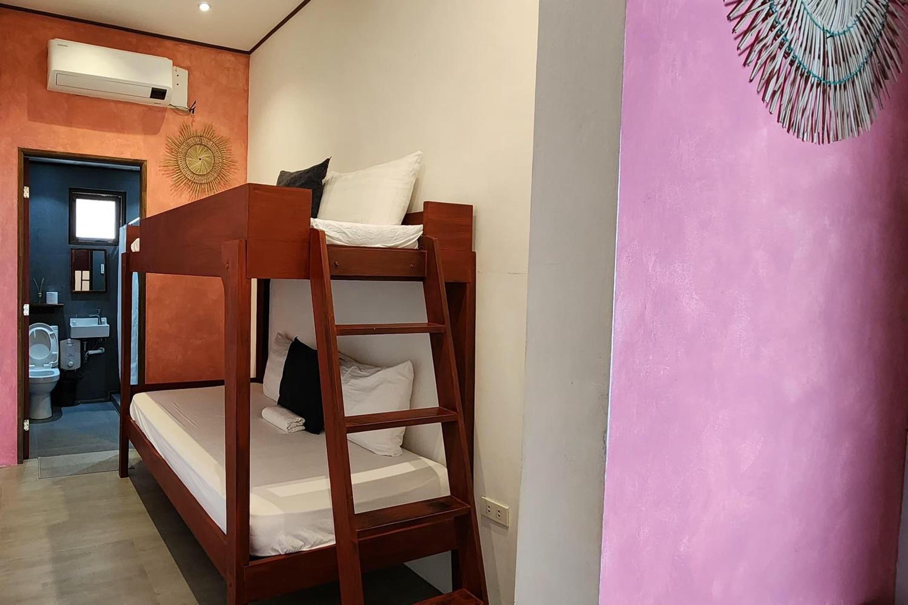 Double Room - Photo 5