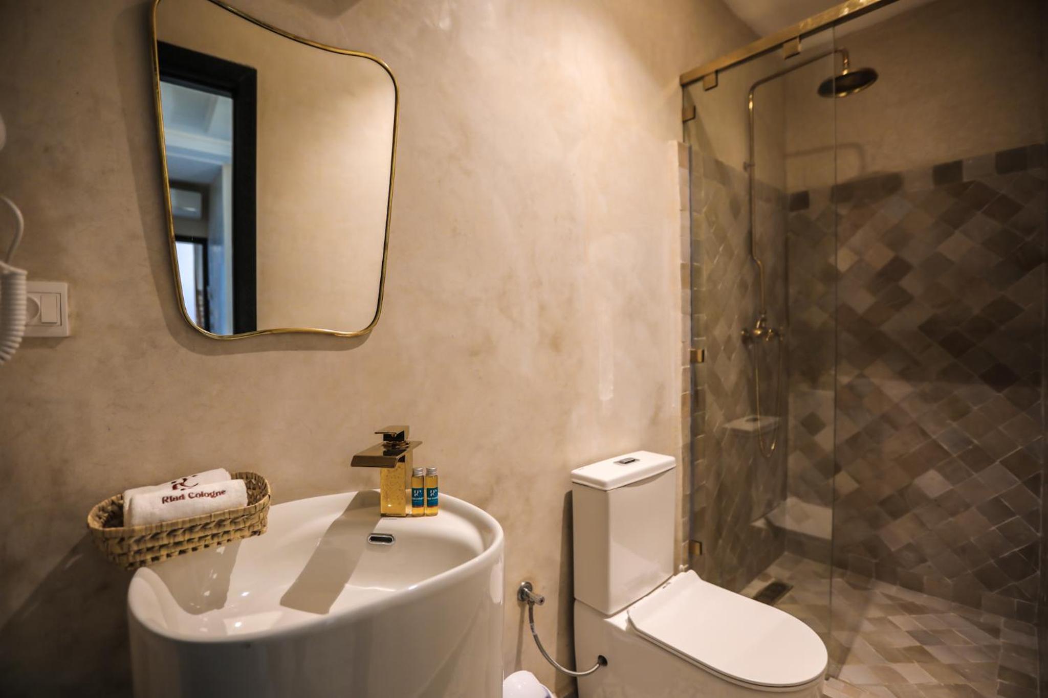 Standard Double or Twin Room - Photo 7