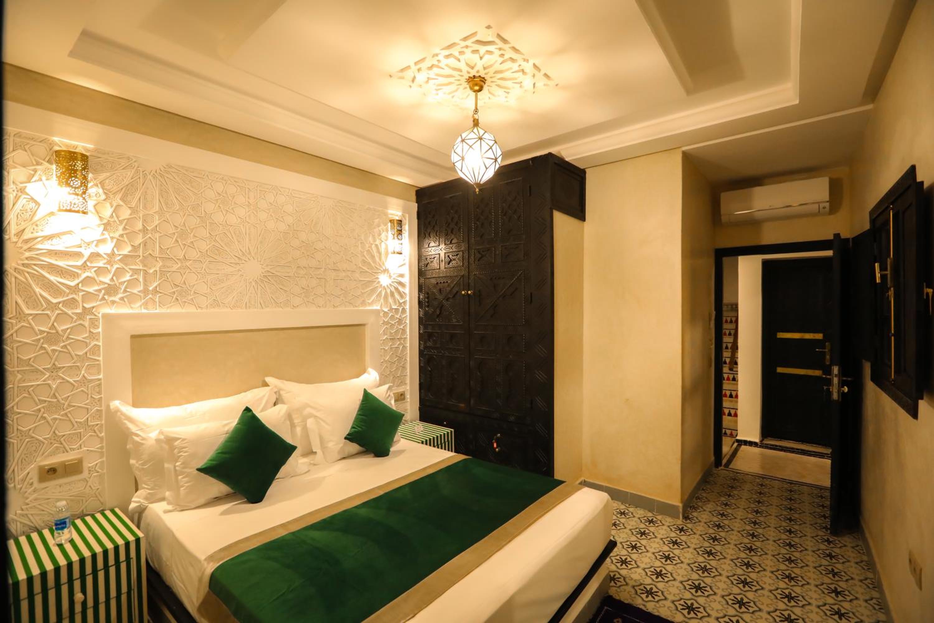 Standard Double or Twin Room - Photo 6