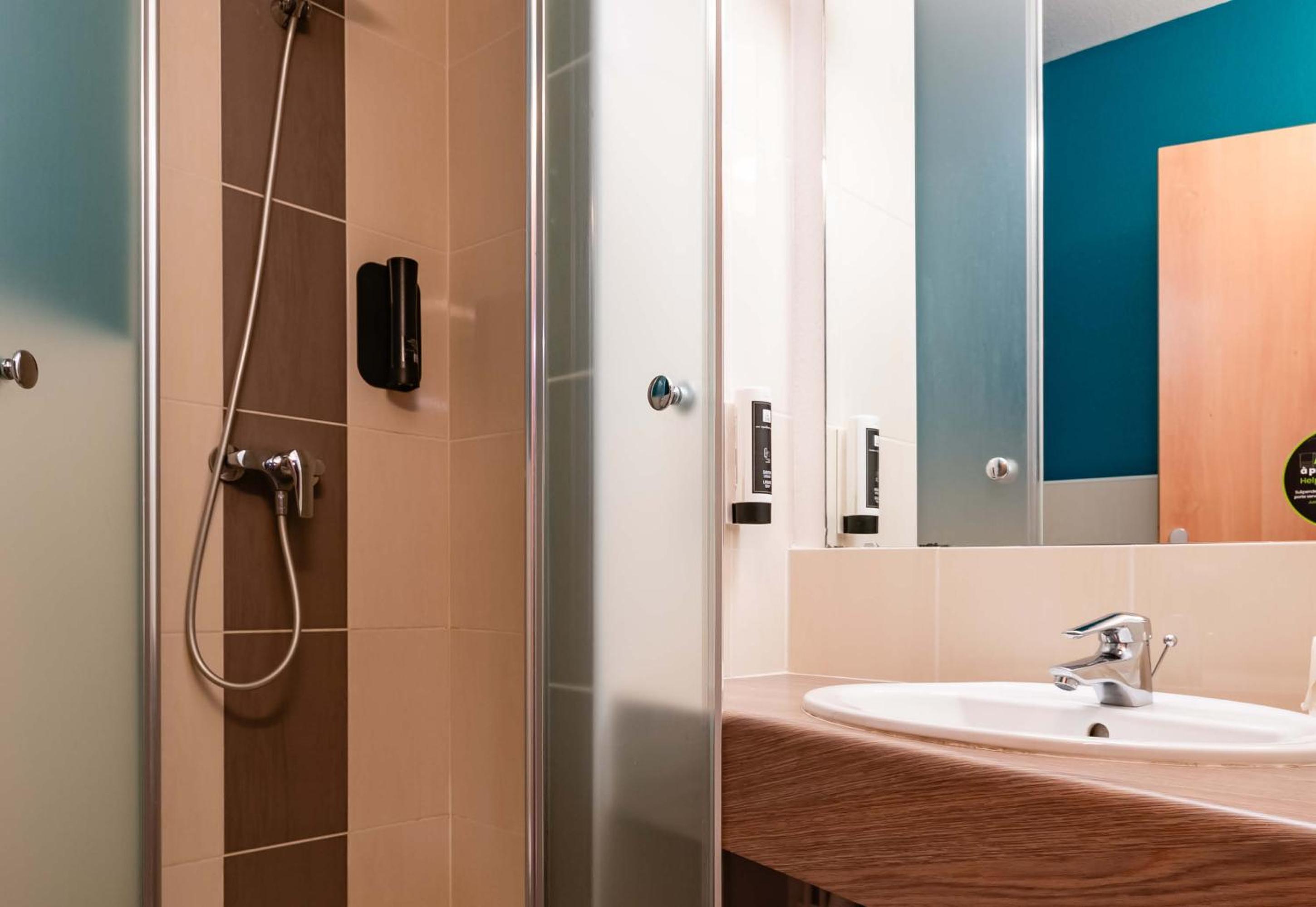 B&B HOTEL Saint-Etienne Monthieu, Foto 10