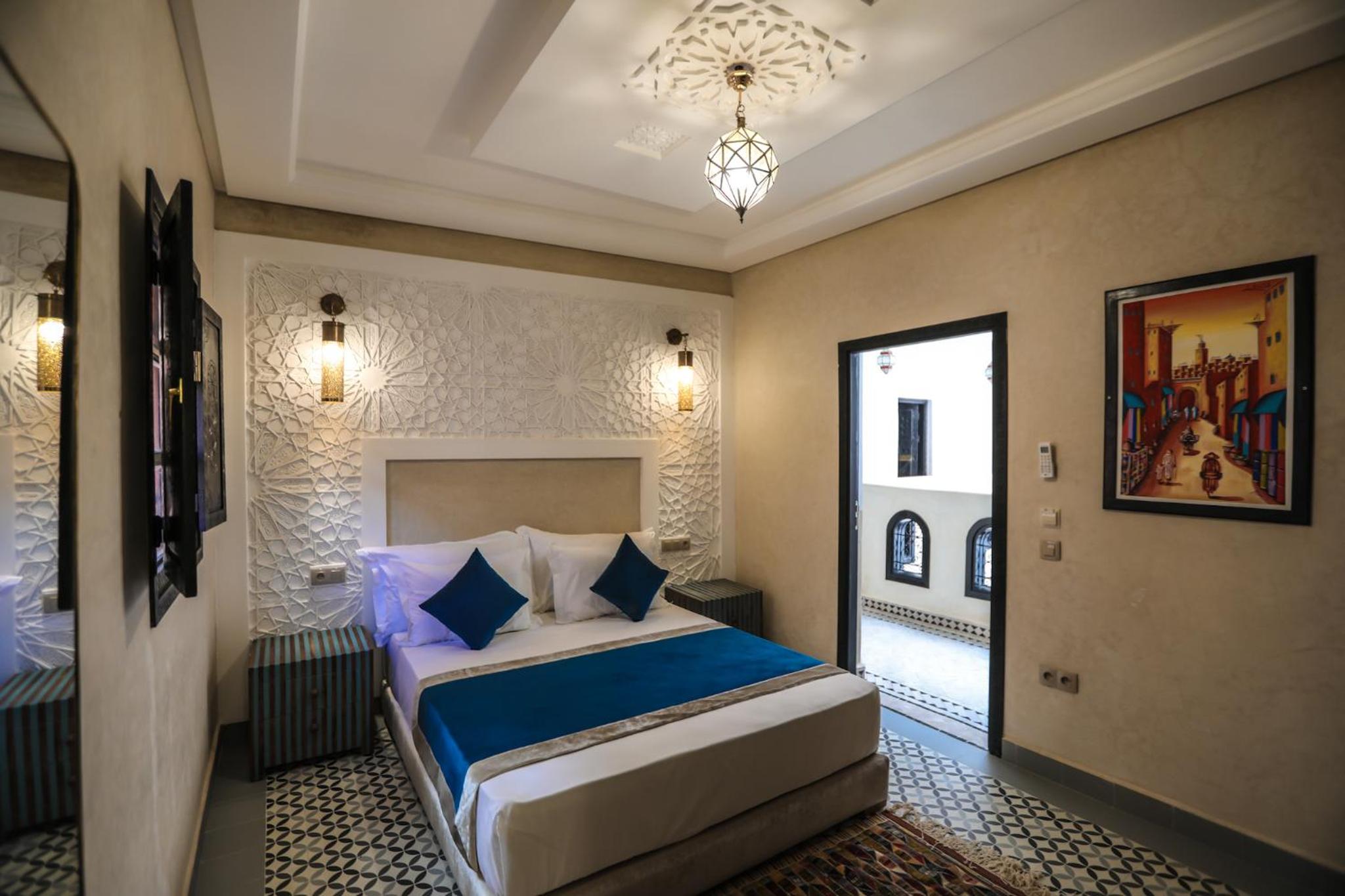 Deluxe Room - Photo 2