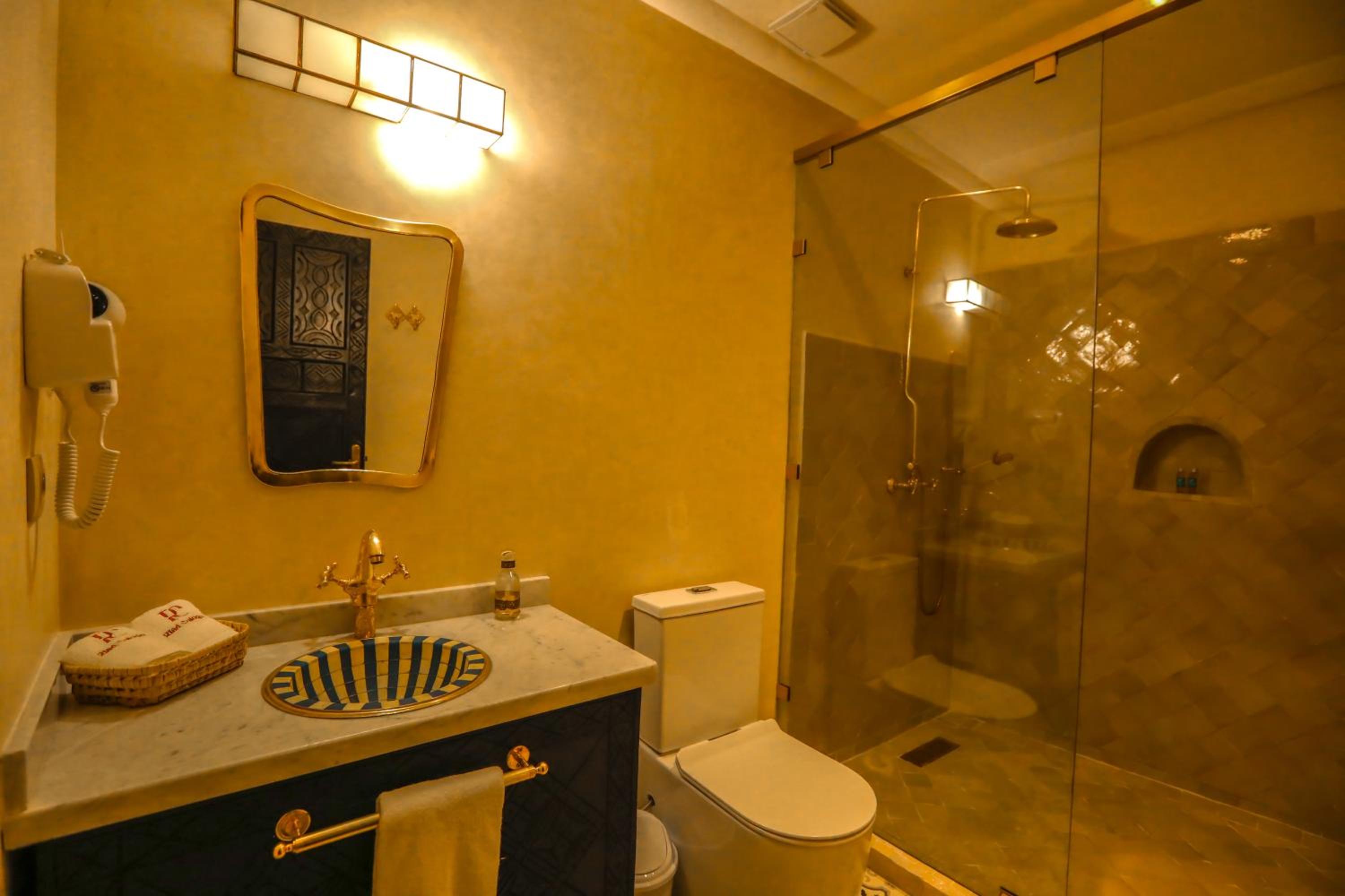 Suite - Photo 2