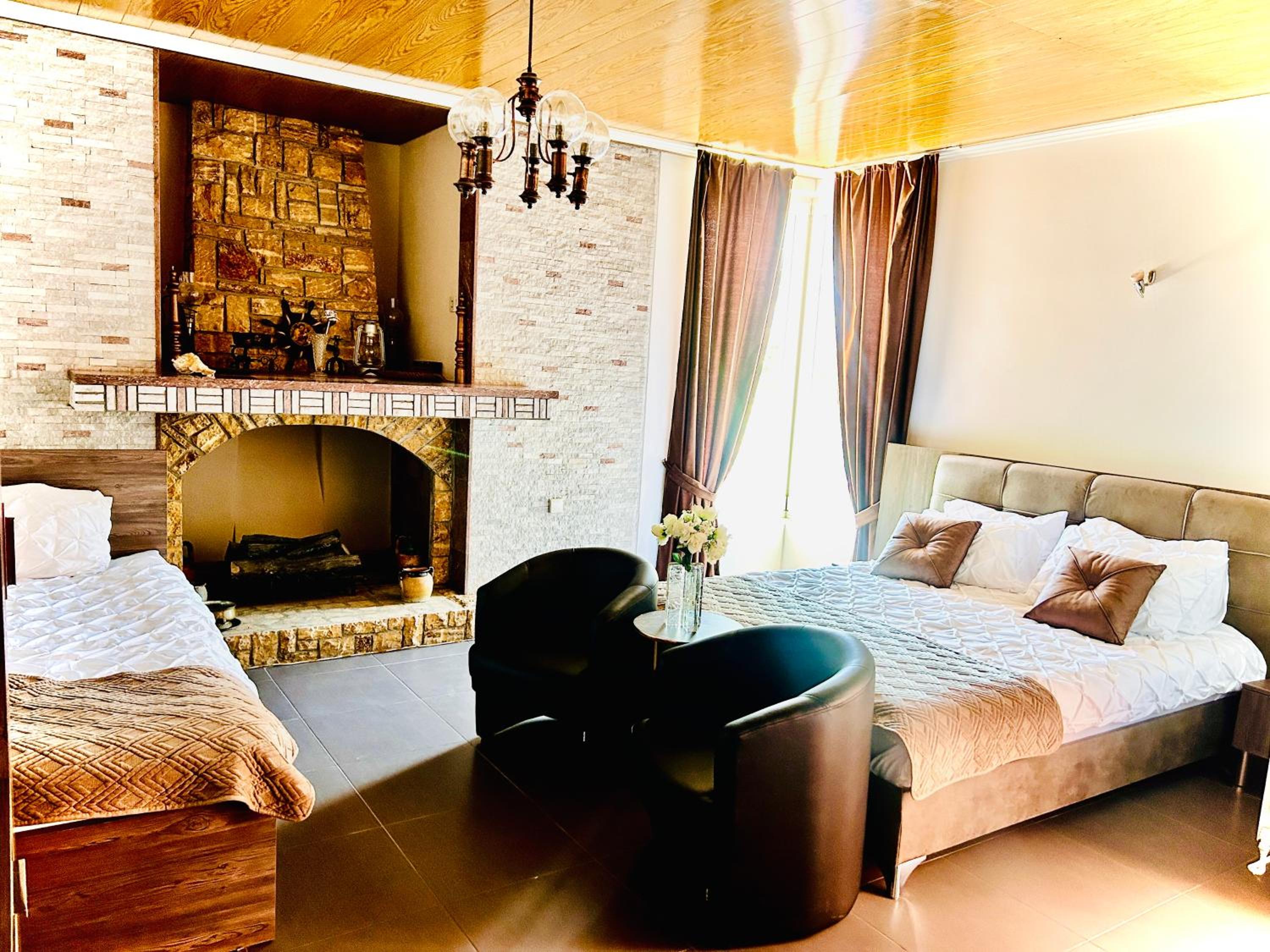 Deluxe Triple Room - Photo 1