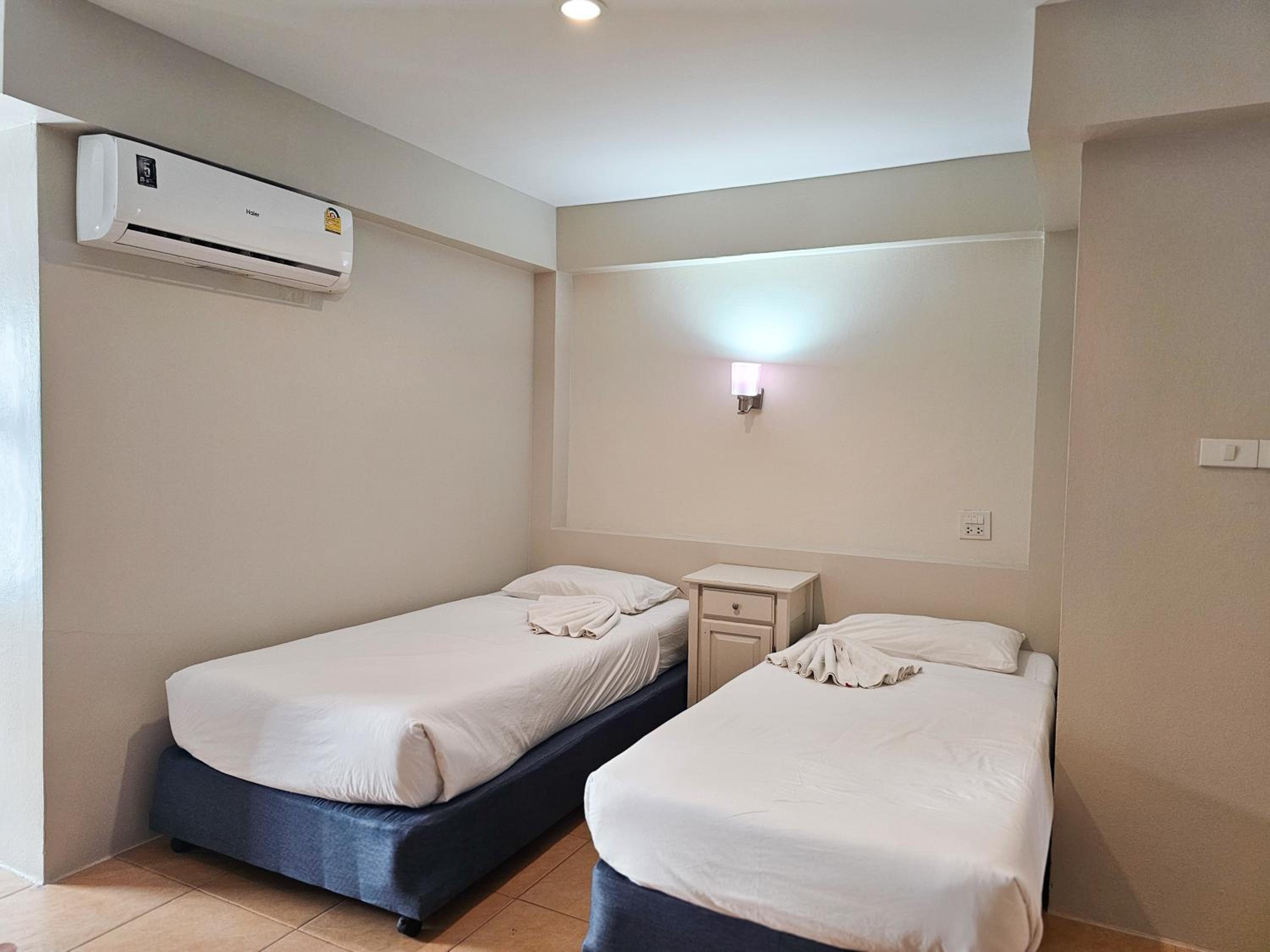 Standard Twin Room photo 3
