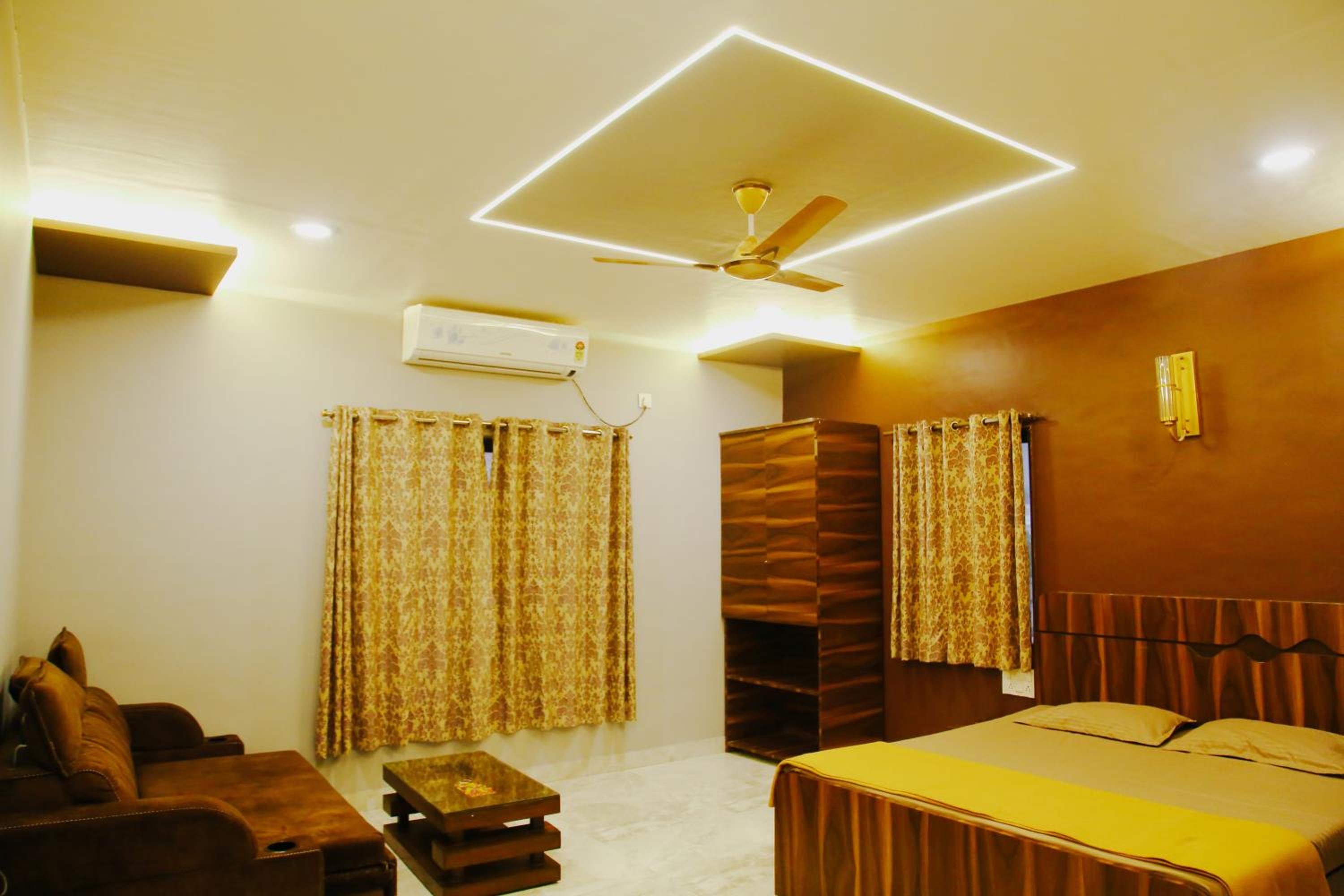 Villa photo 1