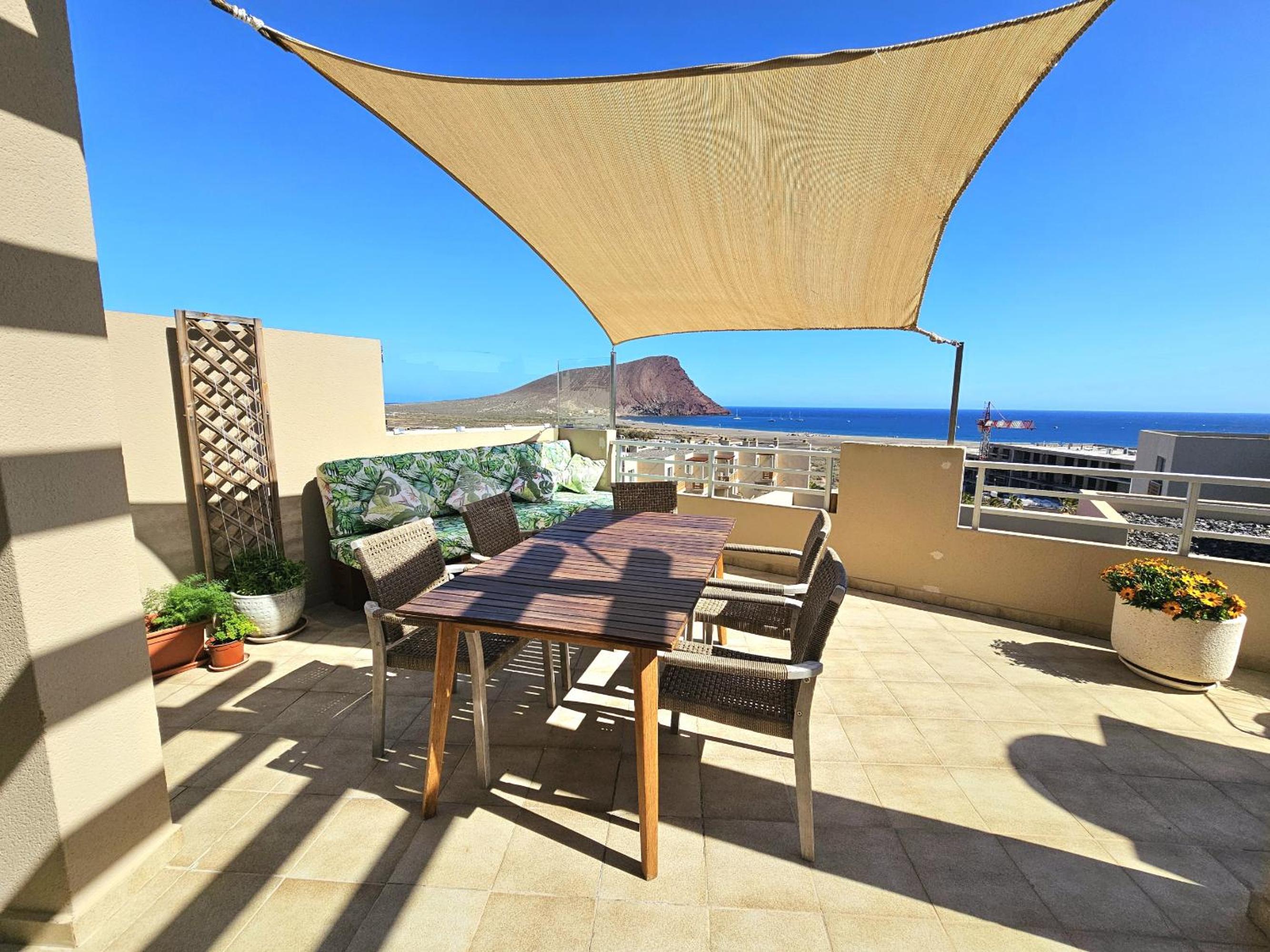 Four-Bedroom Apartment With Terrace photo 2