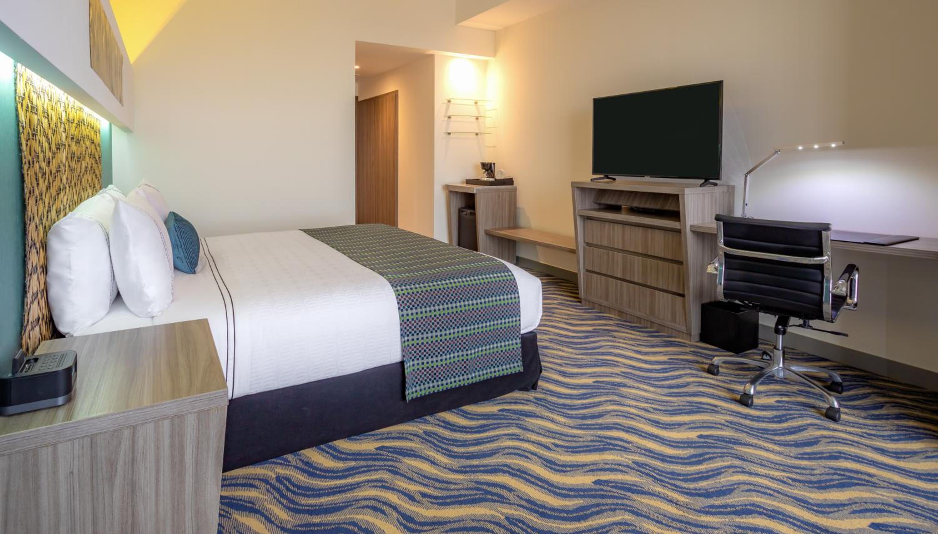 Standard King Room - Photo 1