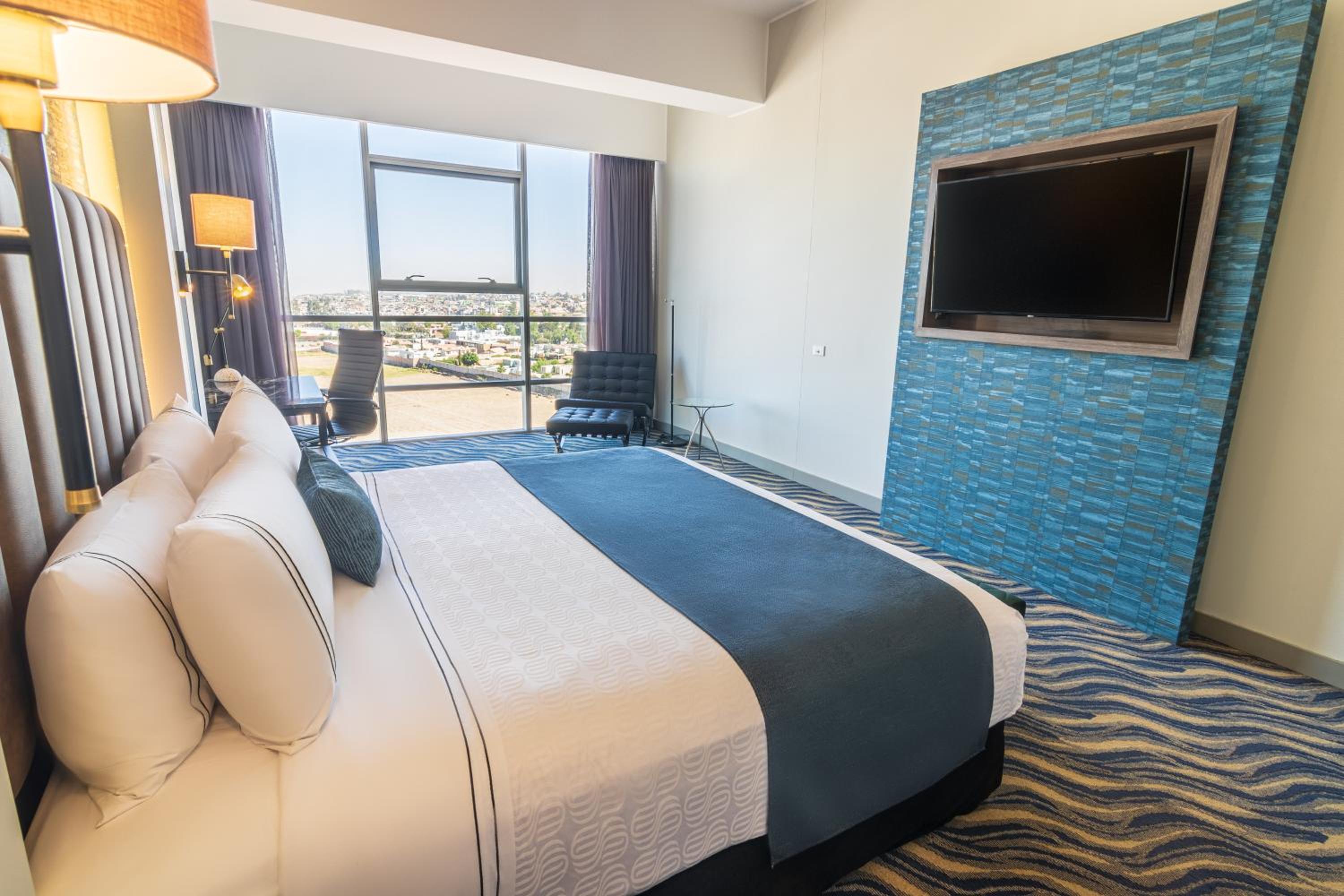 Executive King Room - Photo 8