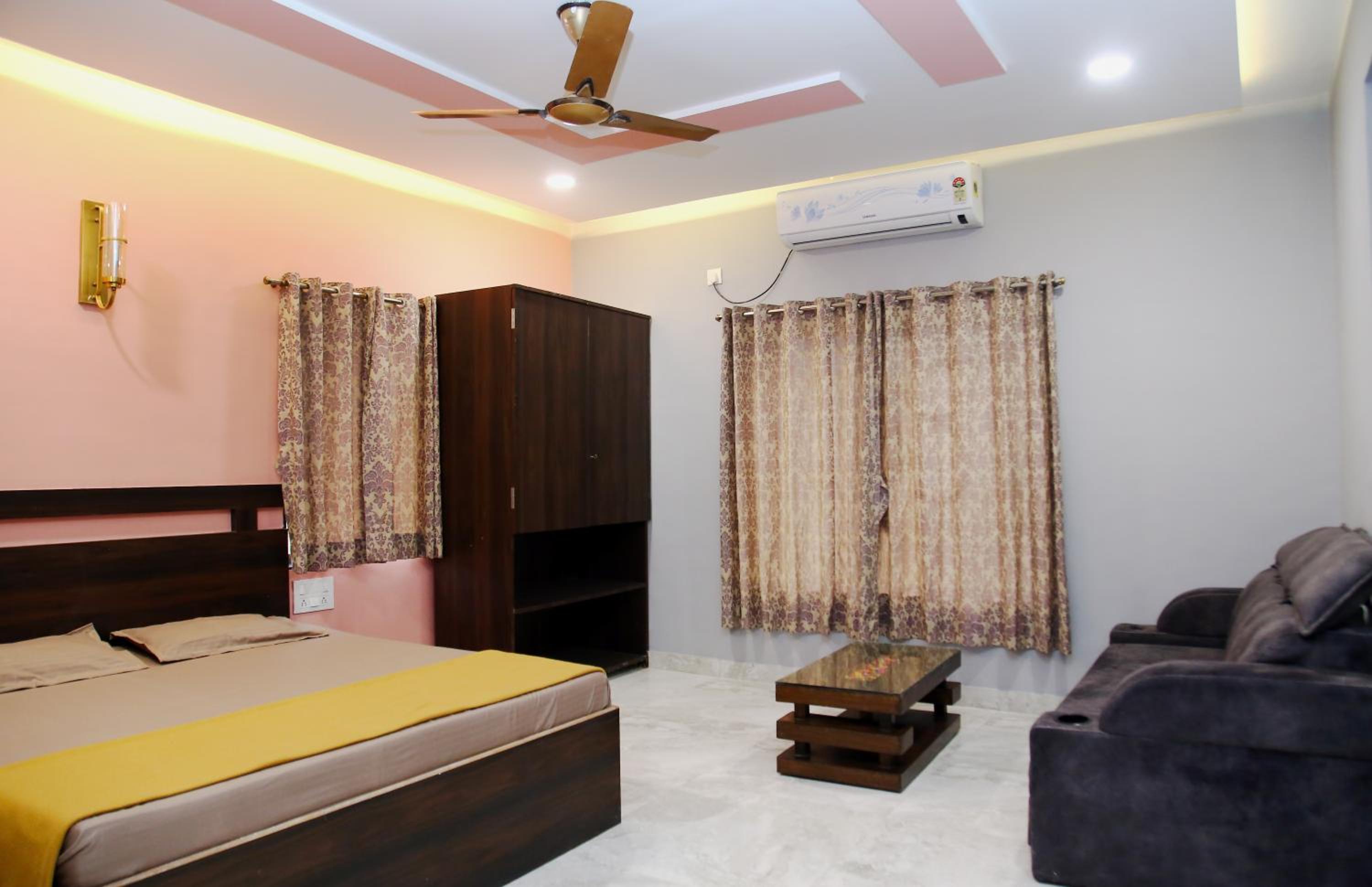Villa photo 2
