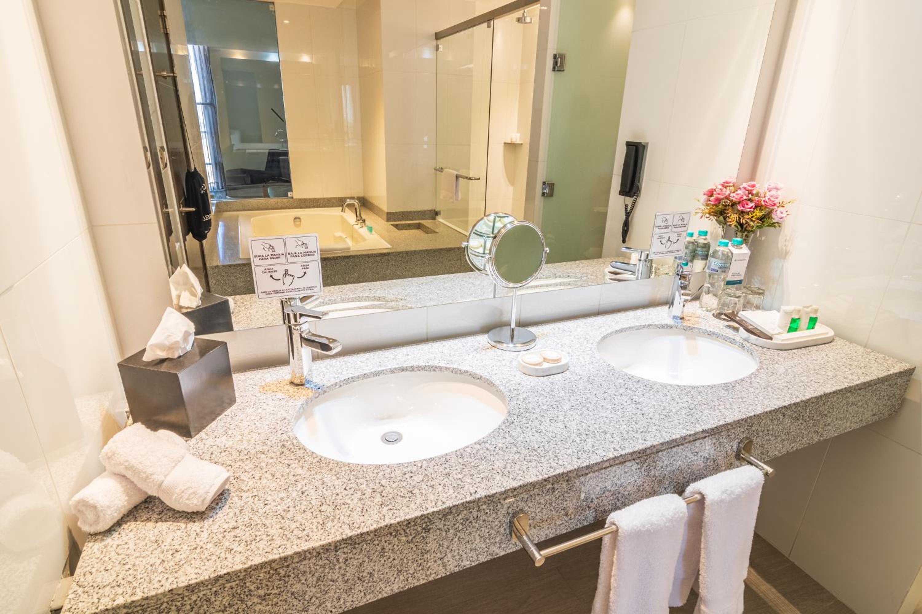 Junior Suite - Photo 2