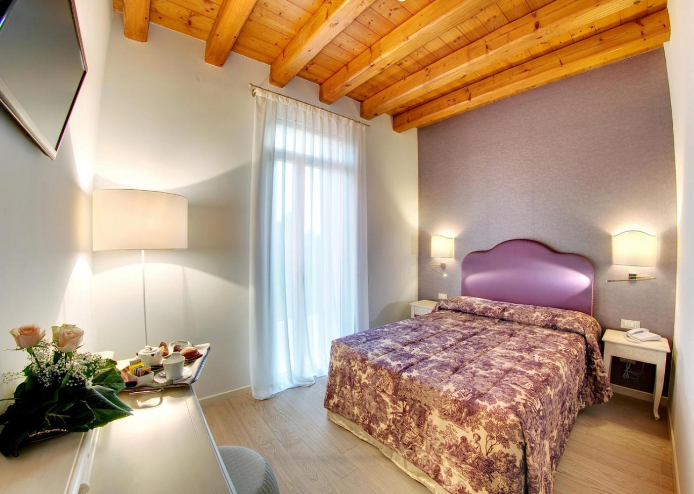 Economy Double Room photo 1